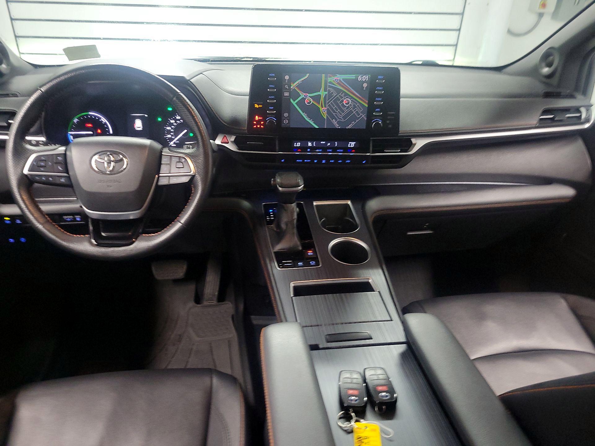 Thumbnail: 2021 Toyota Sienna - 9