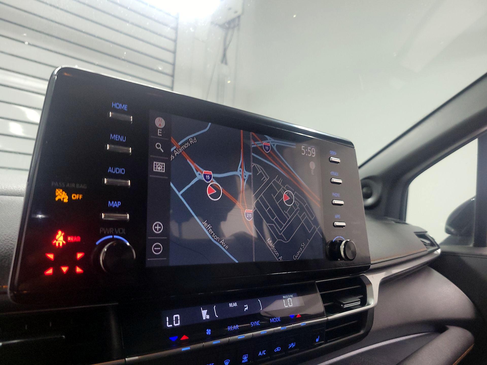 Thumbnail: 2021 Toyota Sienna - 14