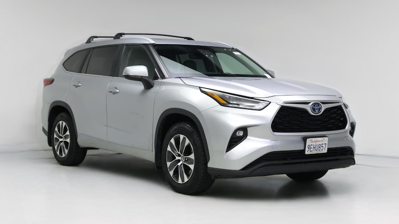 2023 Toyota Highlander XLE Hero Image