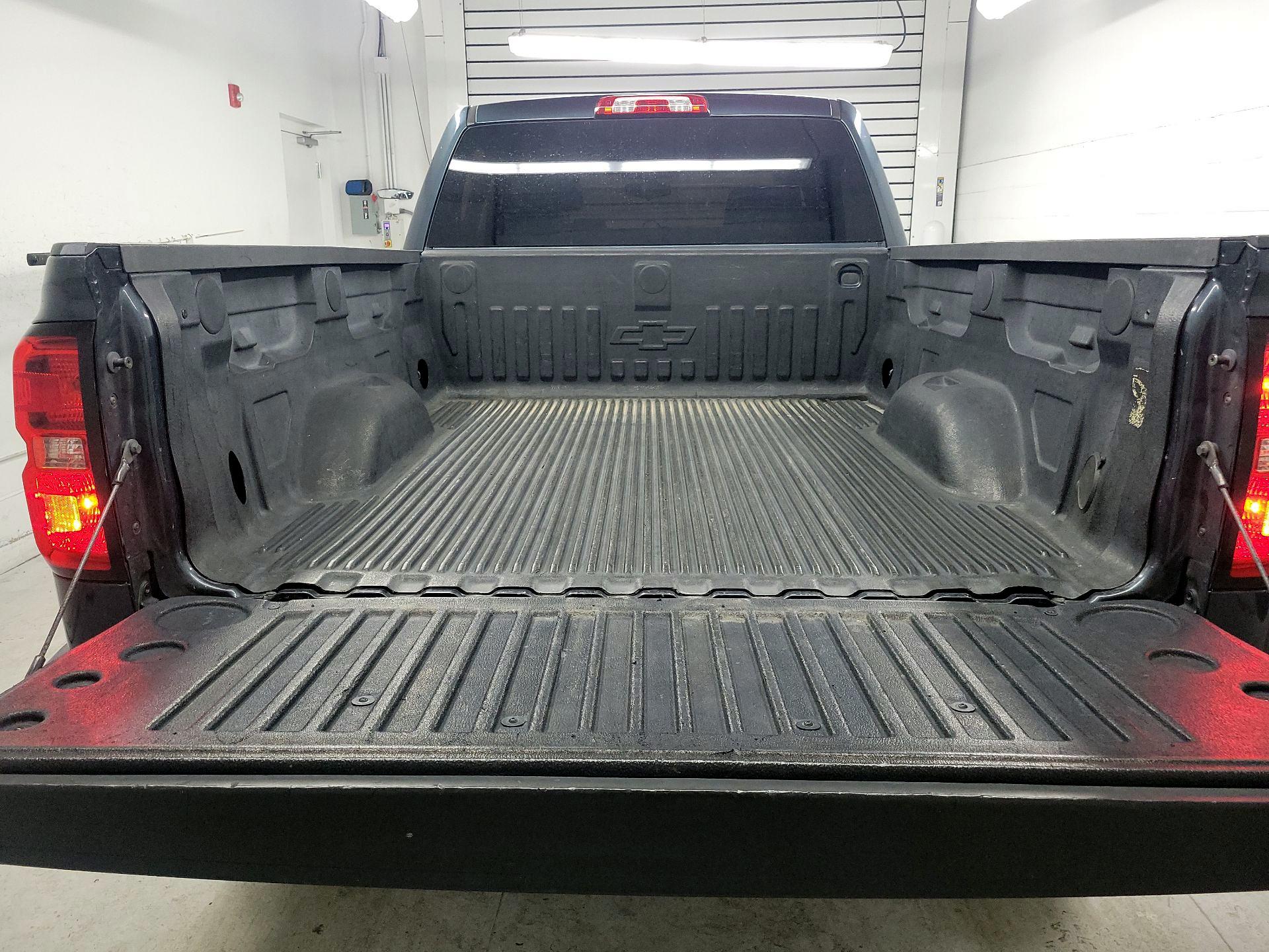 Thumbnail: 2017 Chevrolet Silverado 1500 - 19
