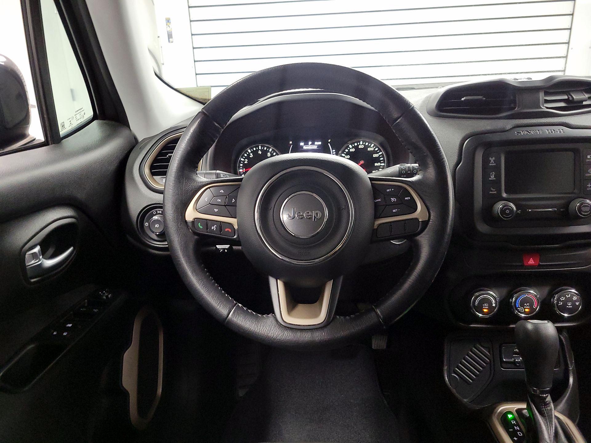 Thumbnail: 2016 Jeep Renegade - 10