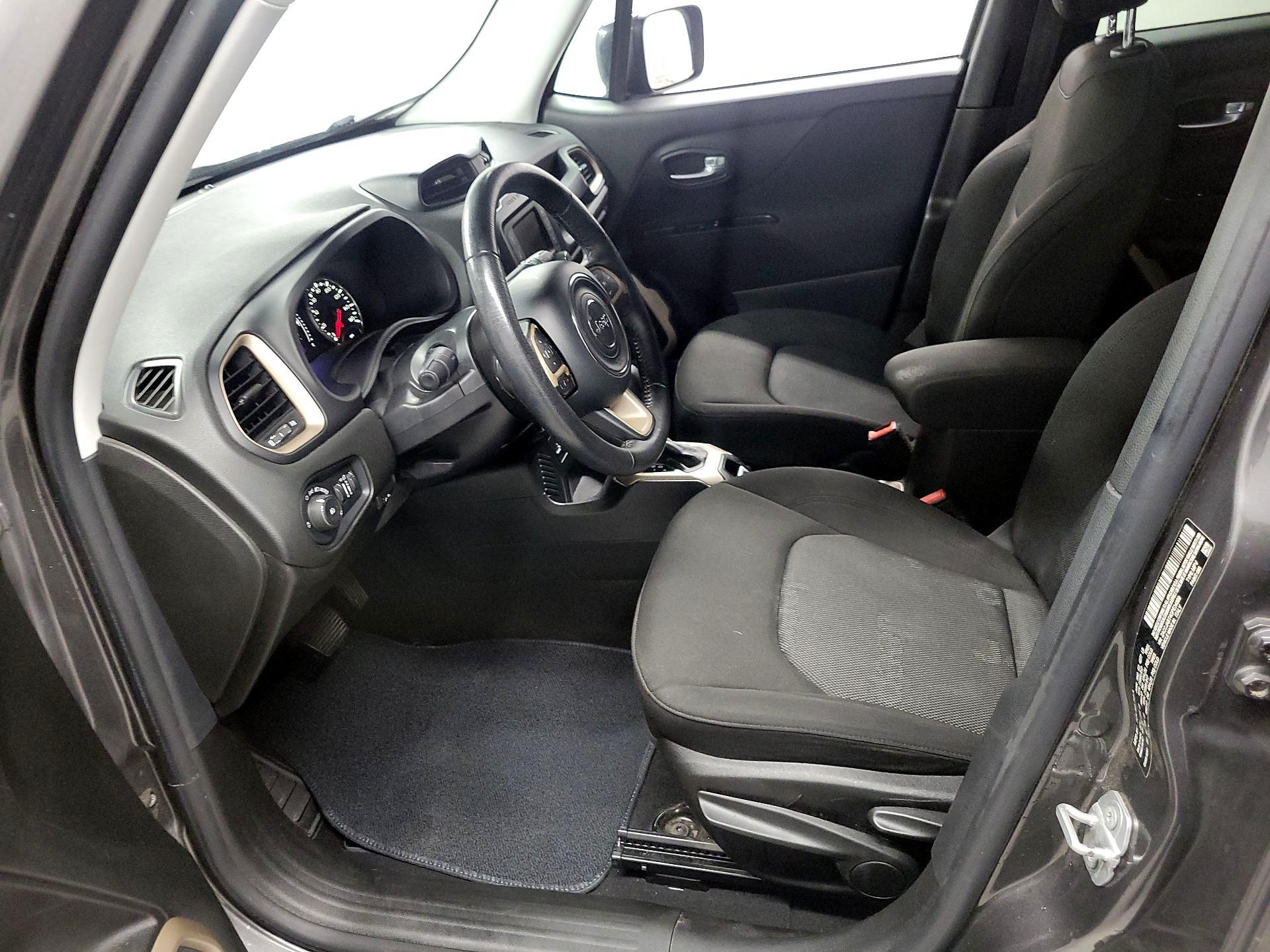 Thumbnail: 2016 Jeep Renegade - 11