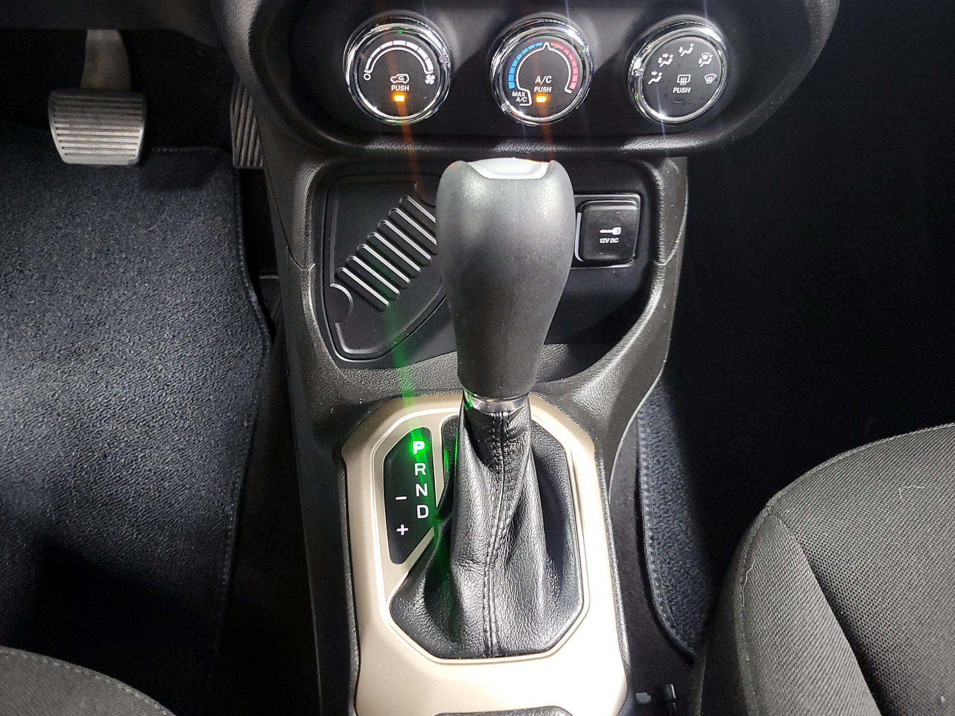Thumbnail: 2016 Jeep Renegade - 16