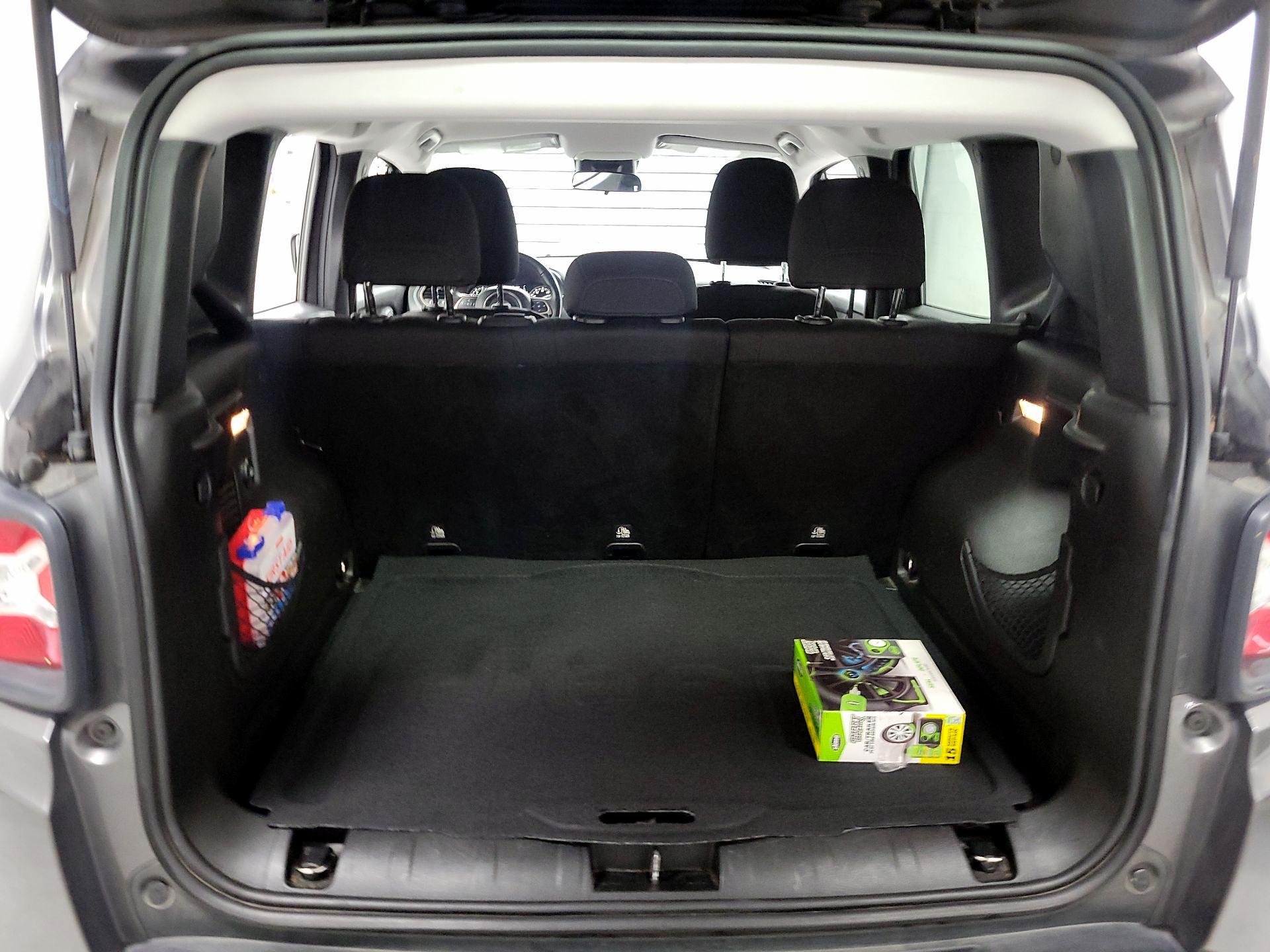 Thumbnail: 2016 Jeep Renegade - 18
