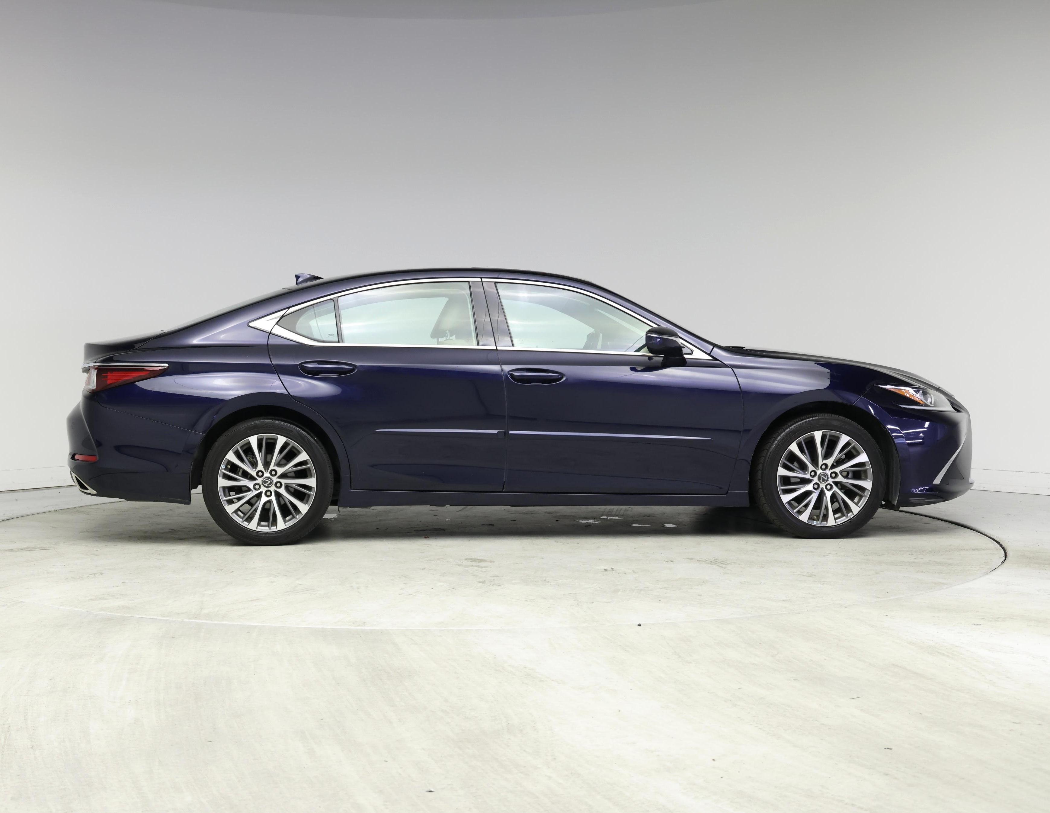 Thumbnail: 2019 Lexus ES - 7