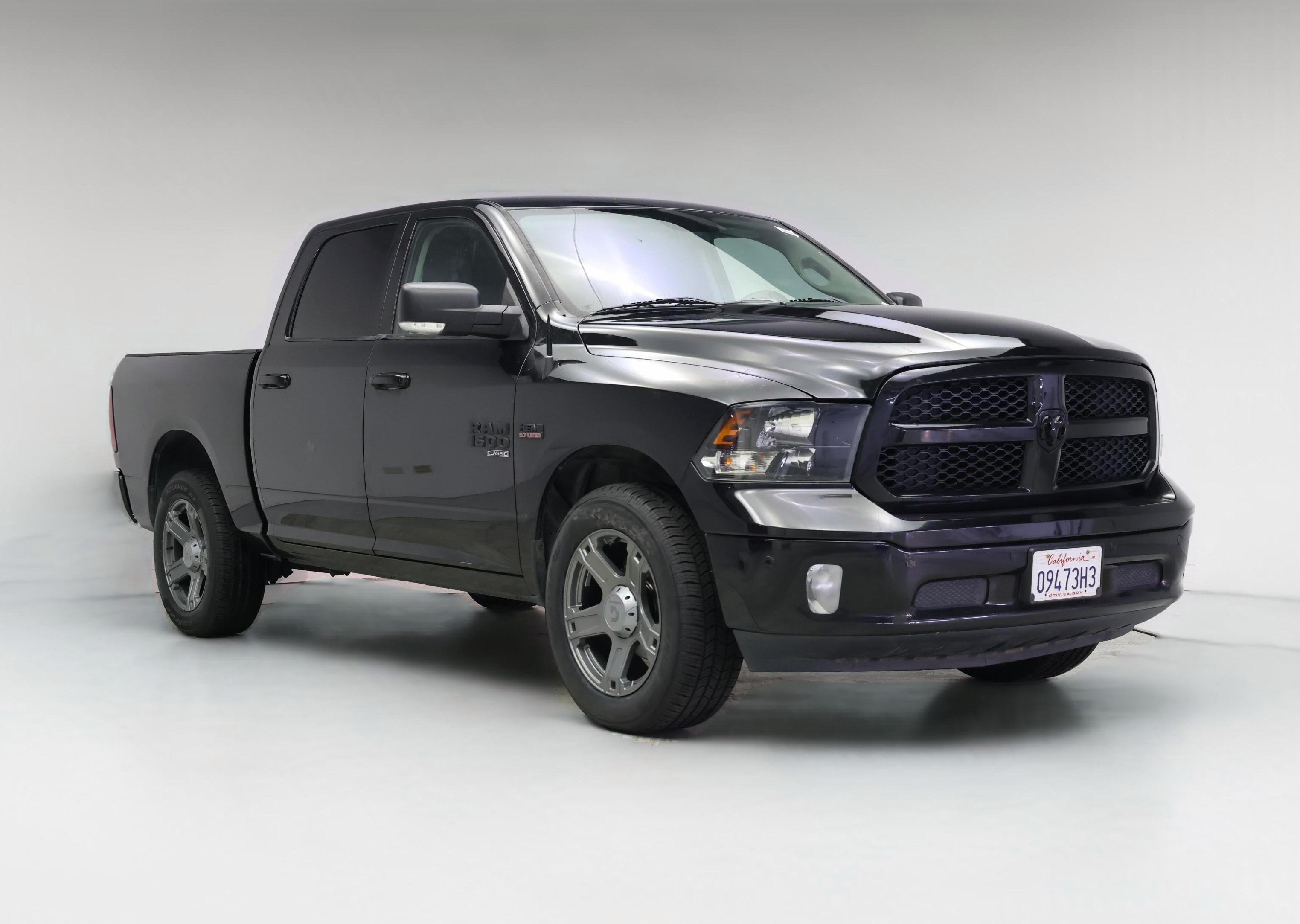 Thumbnail: 2019 RAM 1500 Classic - 1