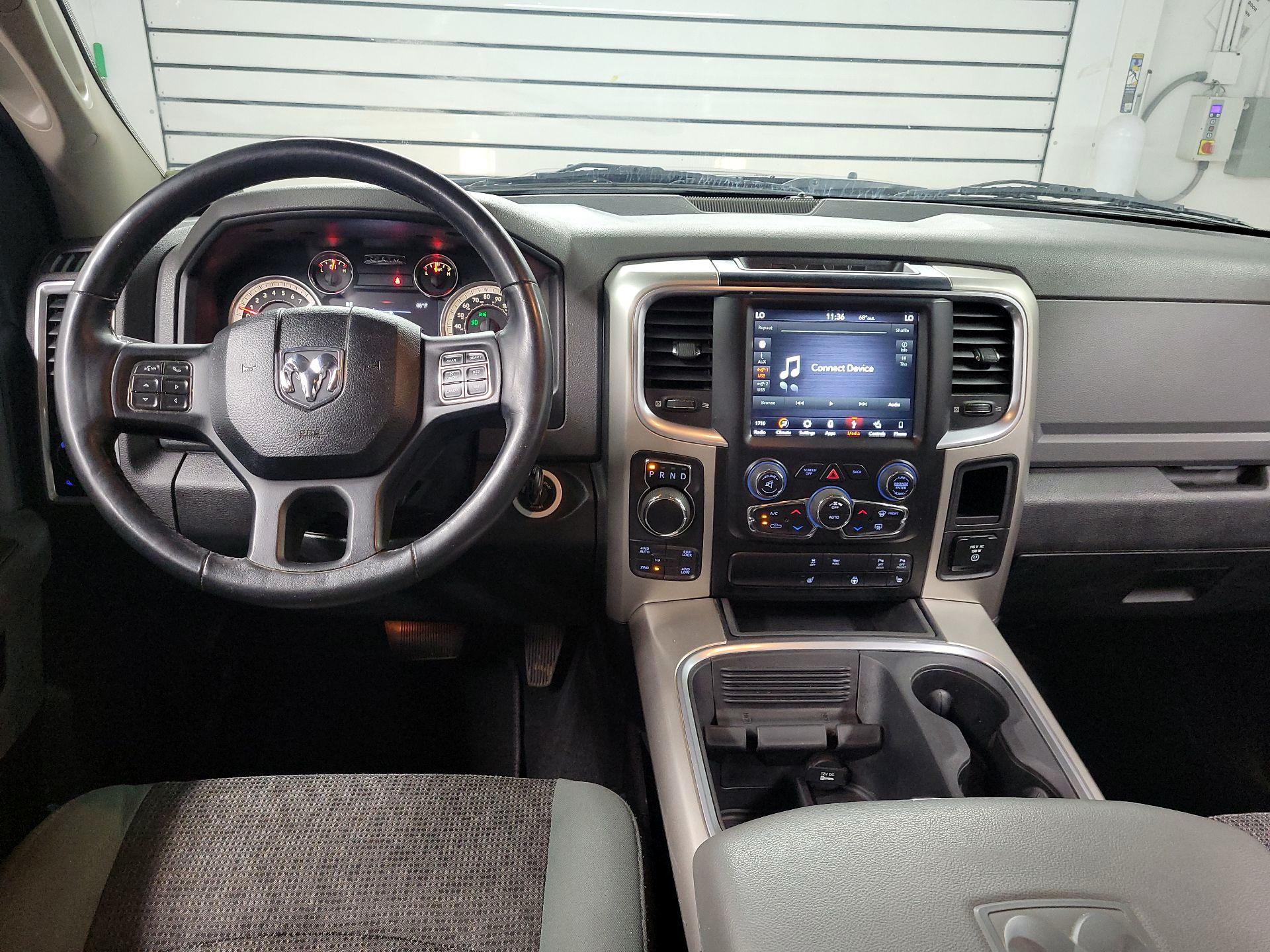 Thumbnail: 2019 RAM 1500 Classic - 9