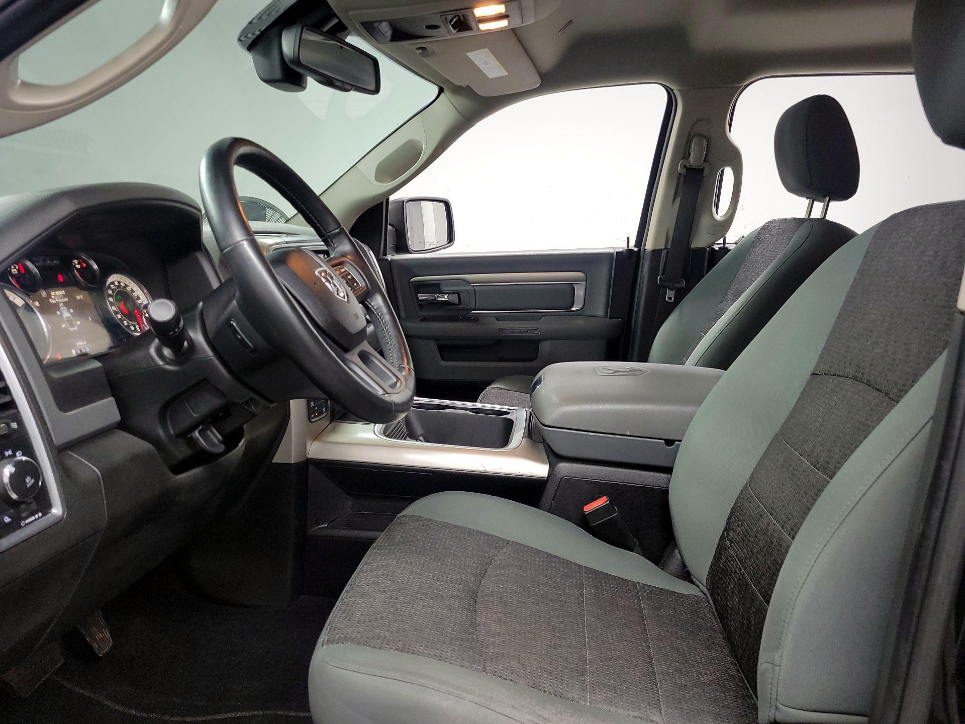 Thumbnail: 2019 RAM 1500 Classic - 11