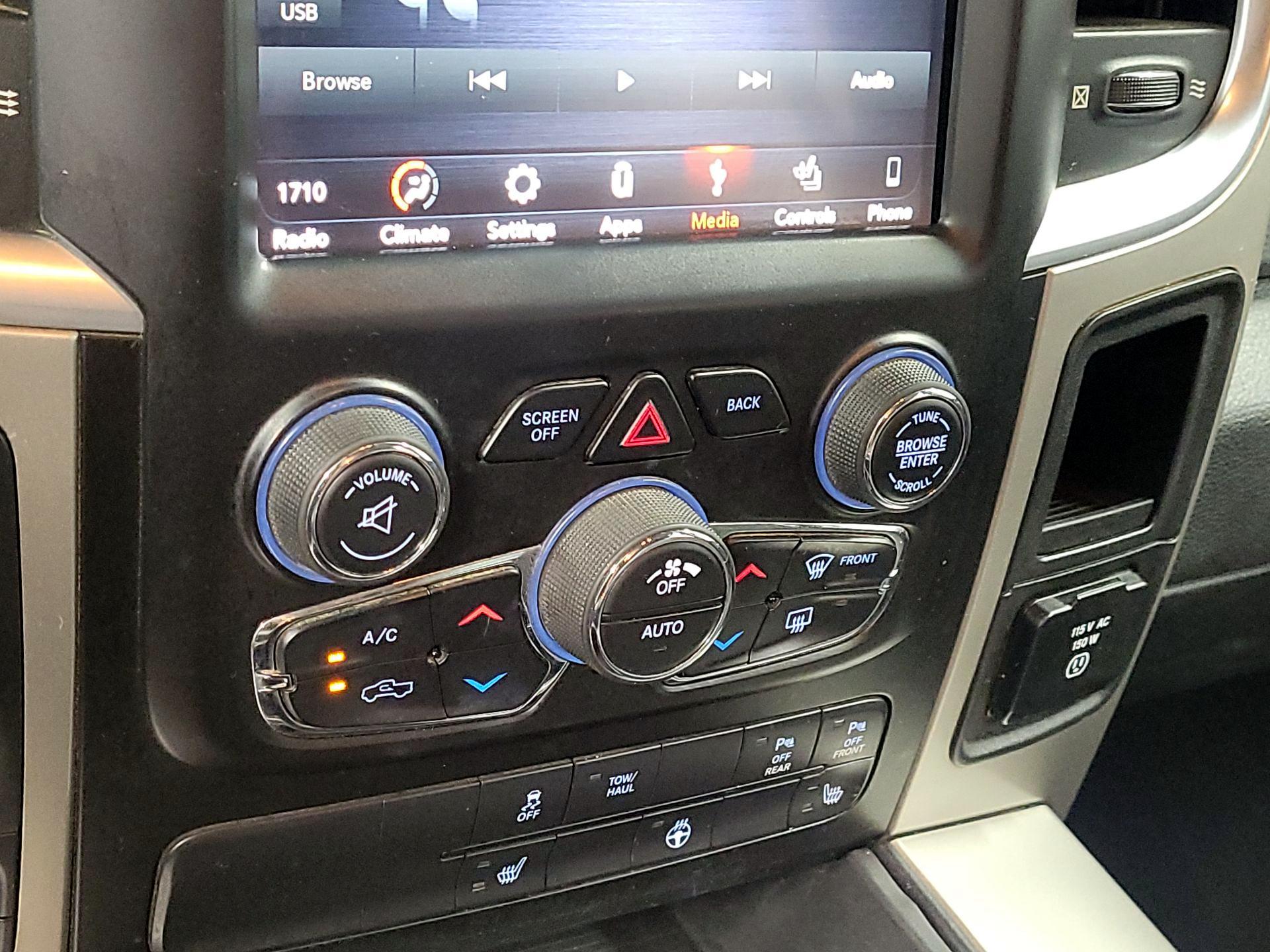Thumbnail: 2019 RAM 1500 Classic - 15