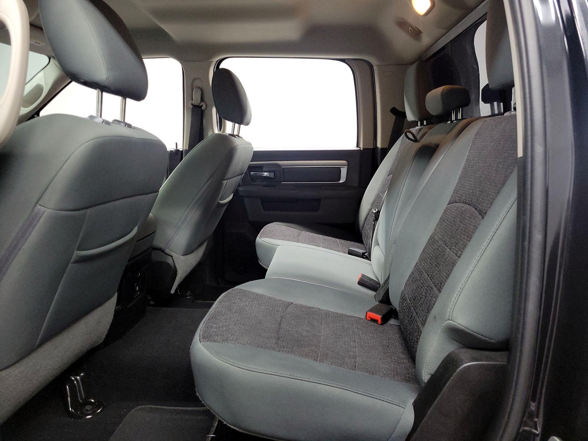 Thumbnail: 2019 RAM 1500 Classic - 17