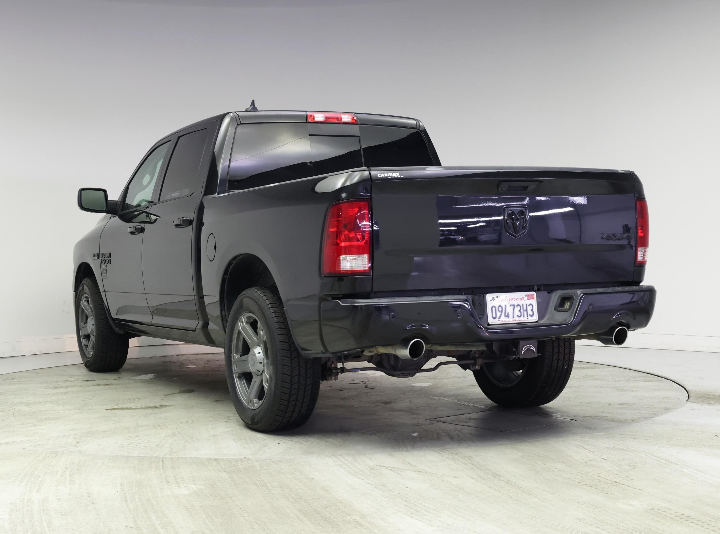 Thumbnail: 2019 RAM 1500 Classic - 2