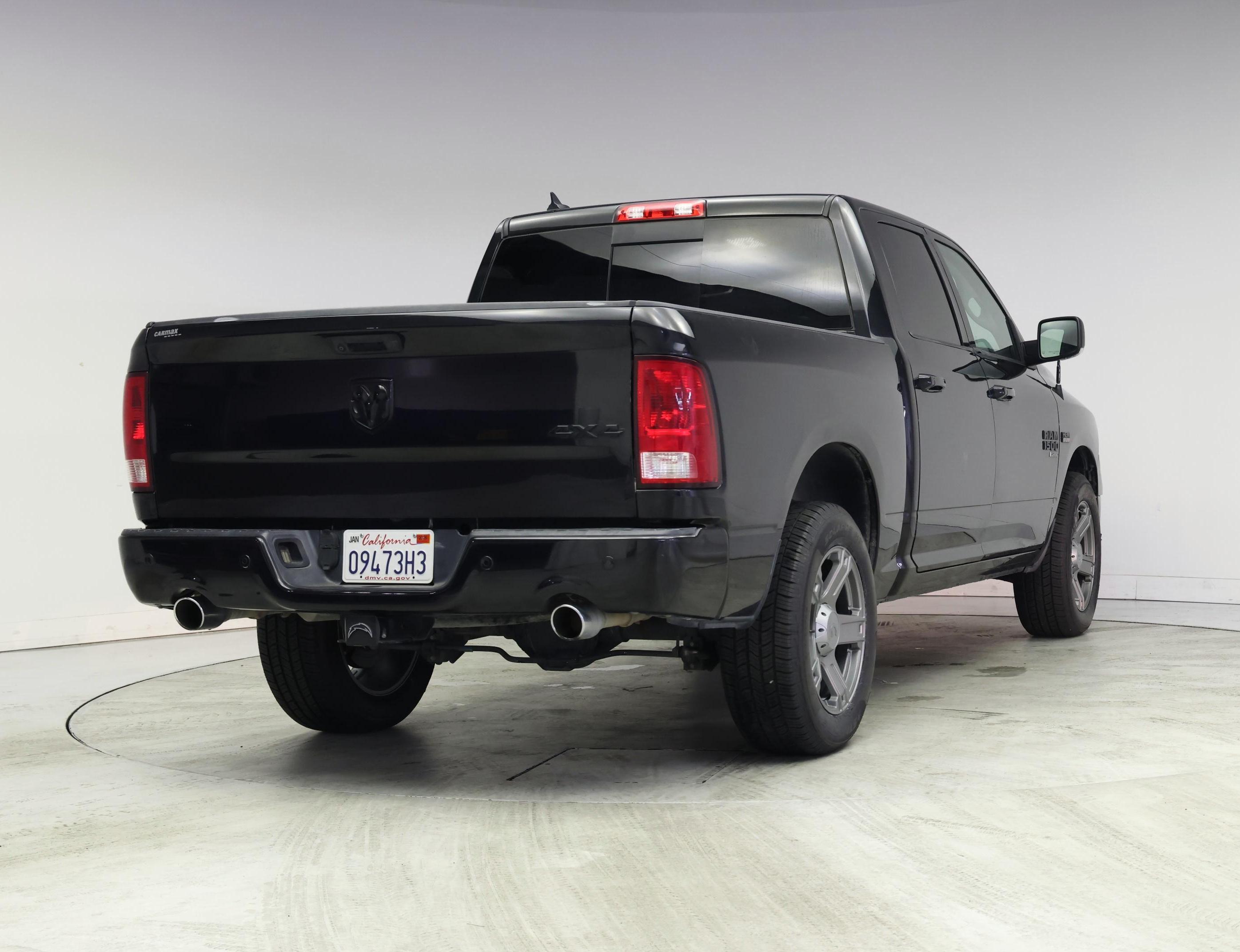 Thumbnail: 2019 RAM 1500 Classic - 8