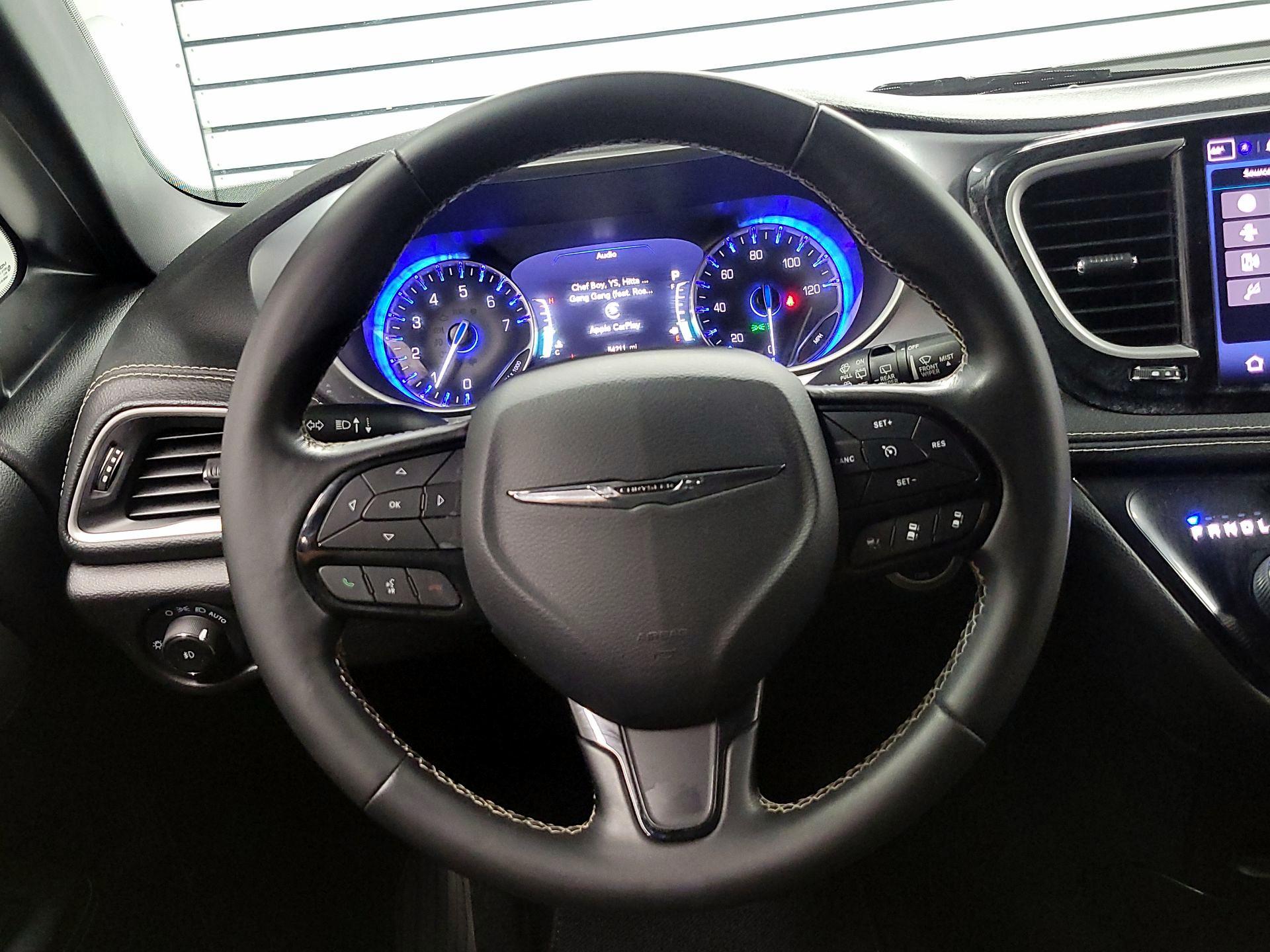 Thumbnail: 2021 Chrysler Pacifica - 10