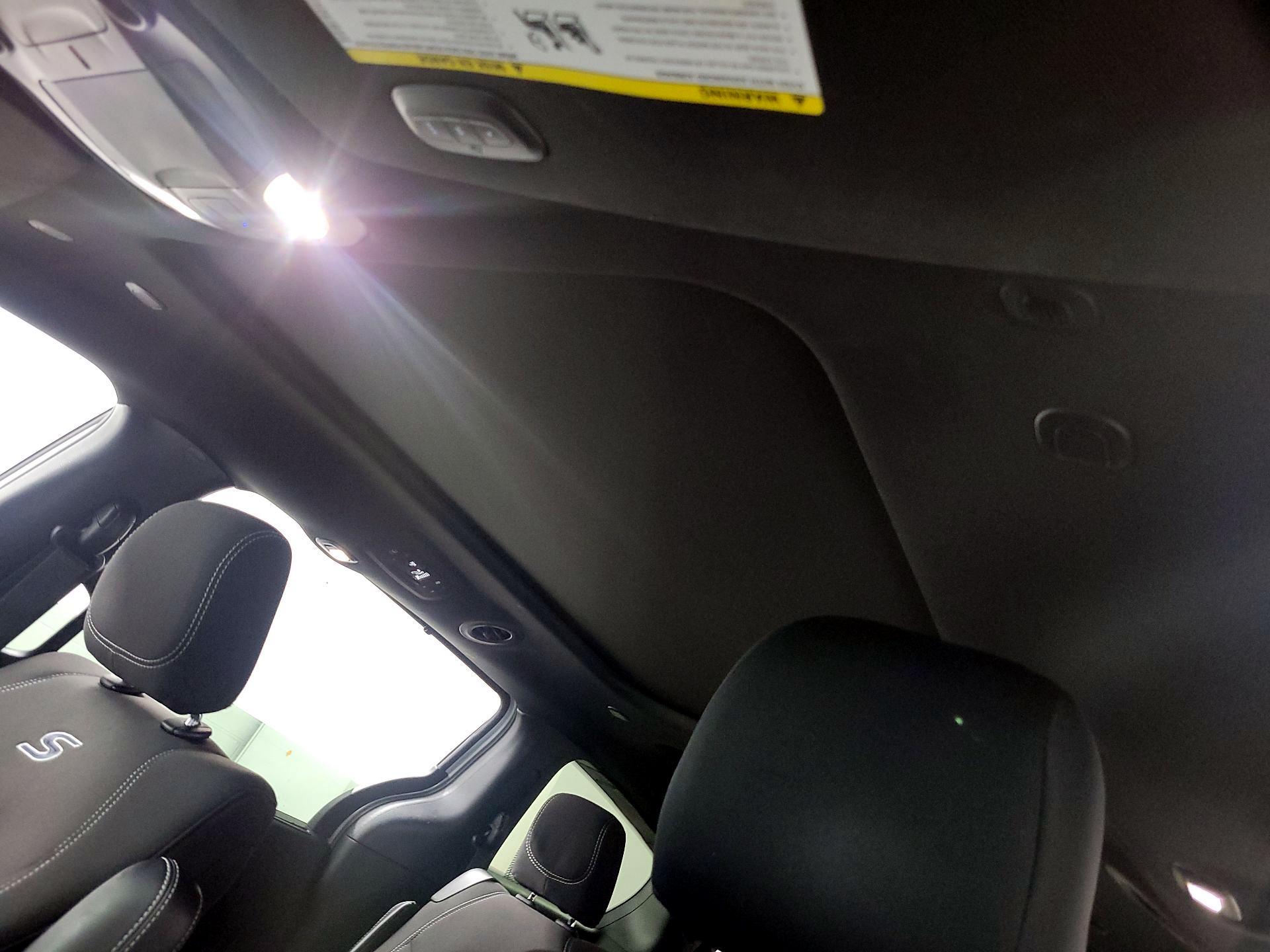Thumbnail: 2021 Chrysler Pacifica - 18