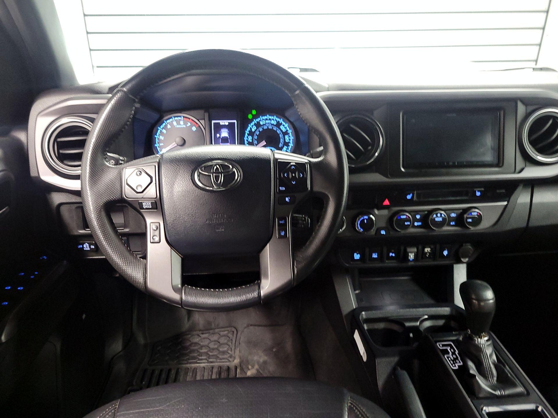 Thumbnail: 2019 Toyota Tacoma - 10
