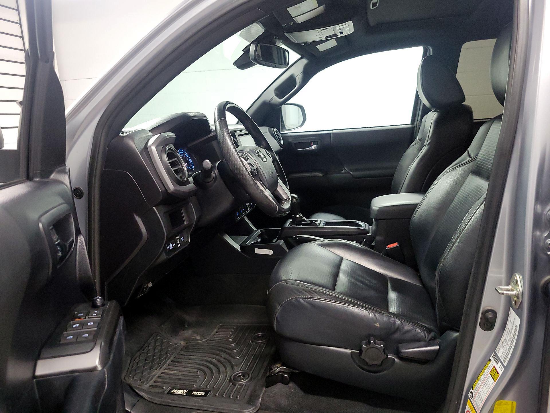 Thumbnail: 2019 Toyota Tacoma - 11