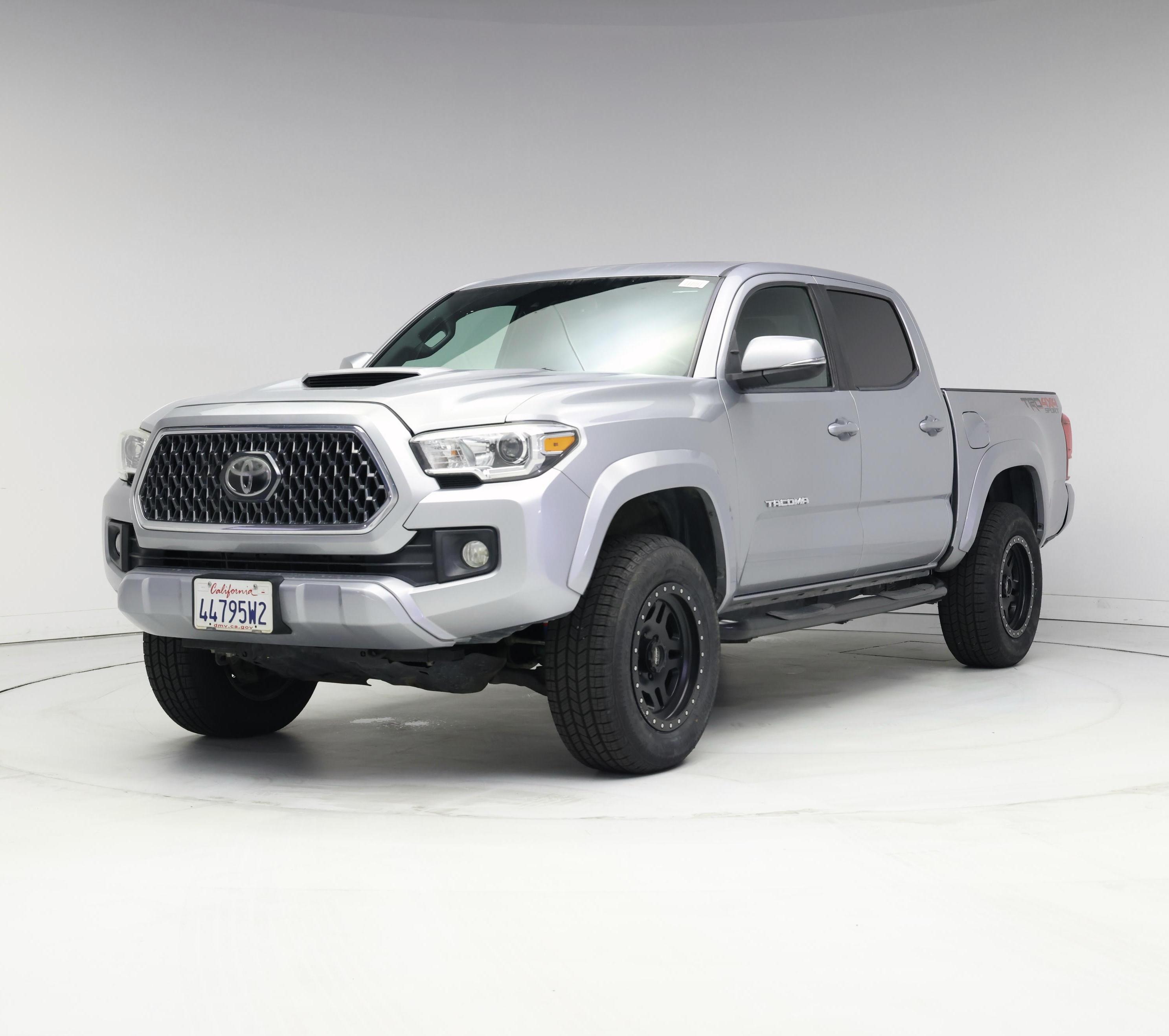 Thumbnail: 2019 Toyota Tacoma - 4