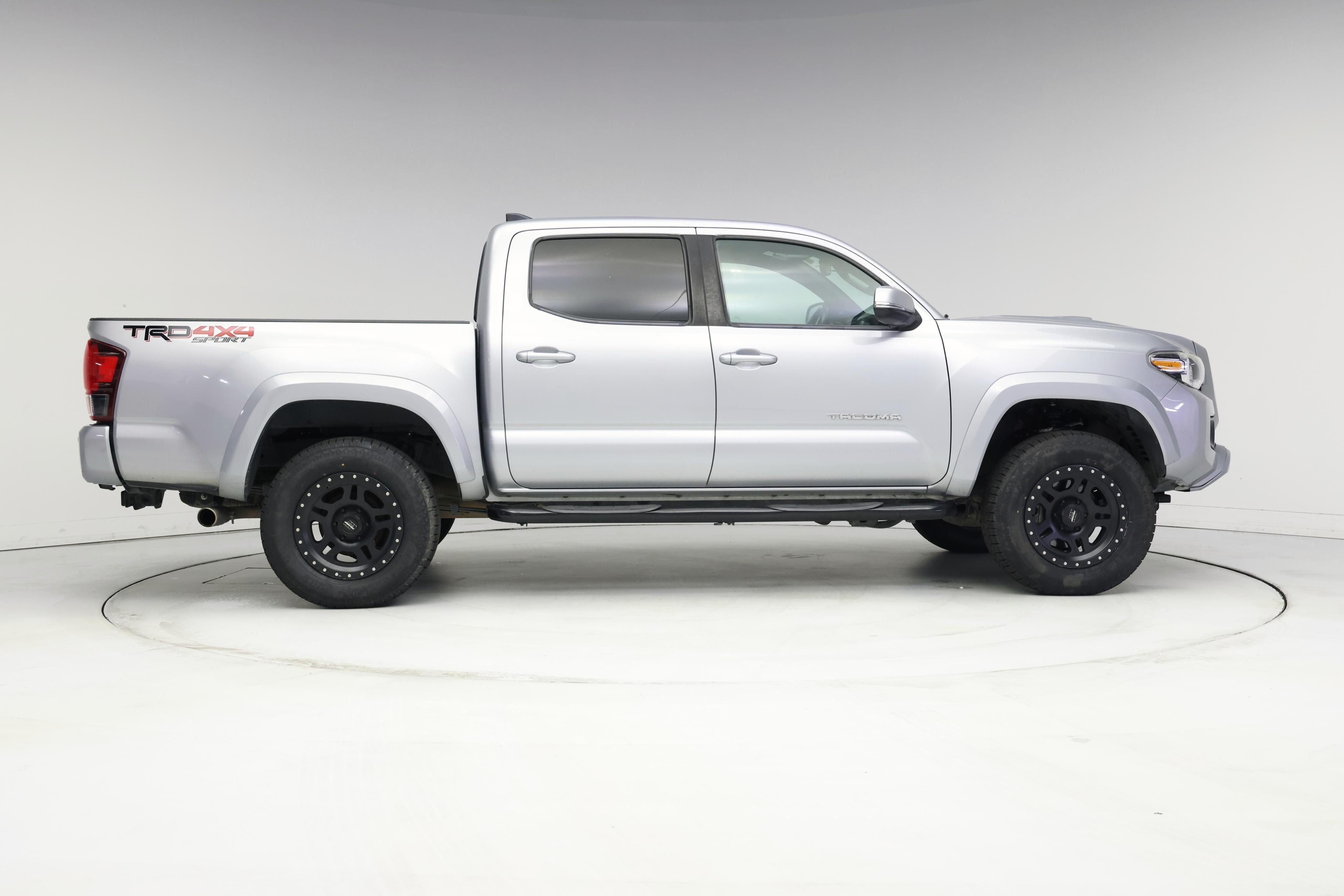 Thumbnail: 2019 Toyota Tacoma - 7