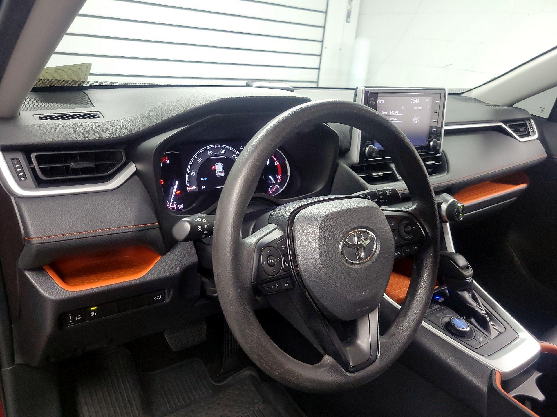 Thumbnail: 2019 Toyota RAV4 - 9