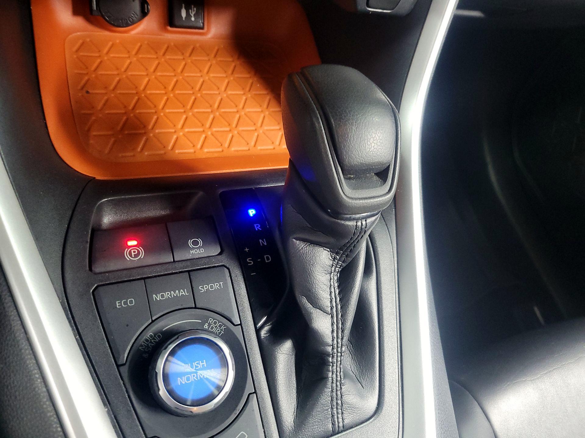 Thumbnail: 2019 Toyota RAV4 - 16