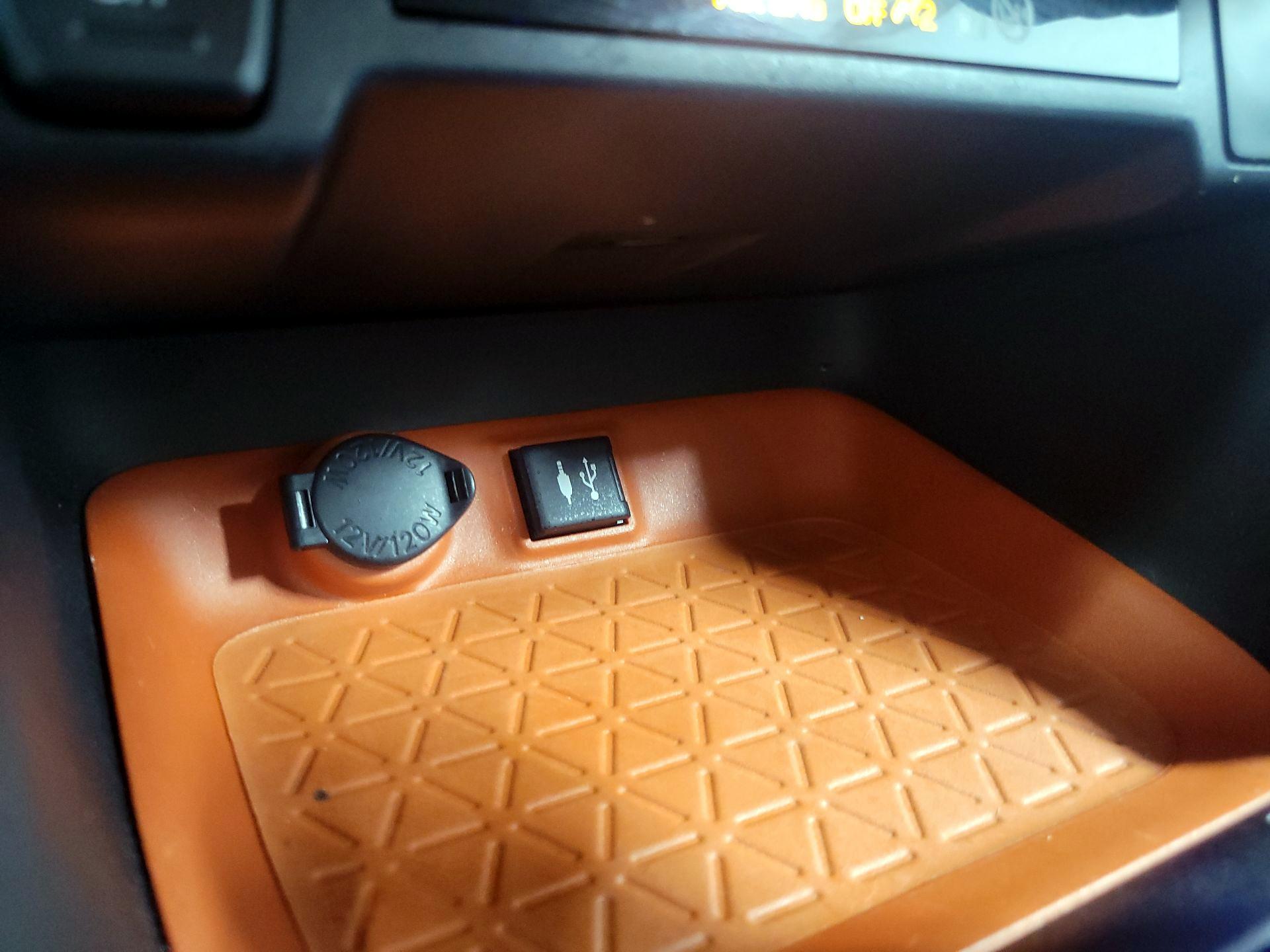 Thumbnail: 2019 Toyota RAV4 - 17