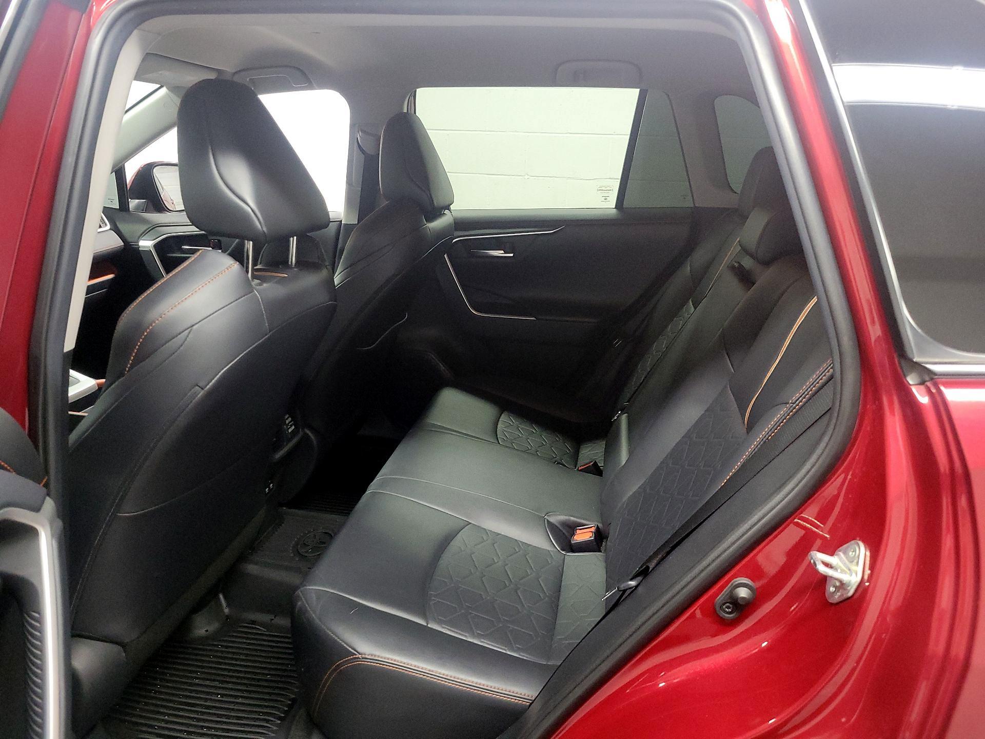 Thumbnail: 2019 Toyota RAV4 - 18