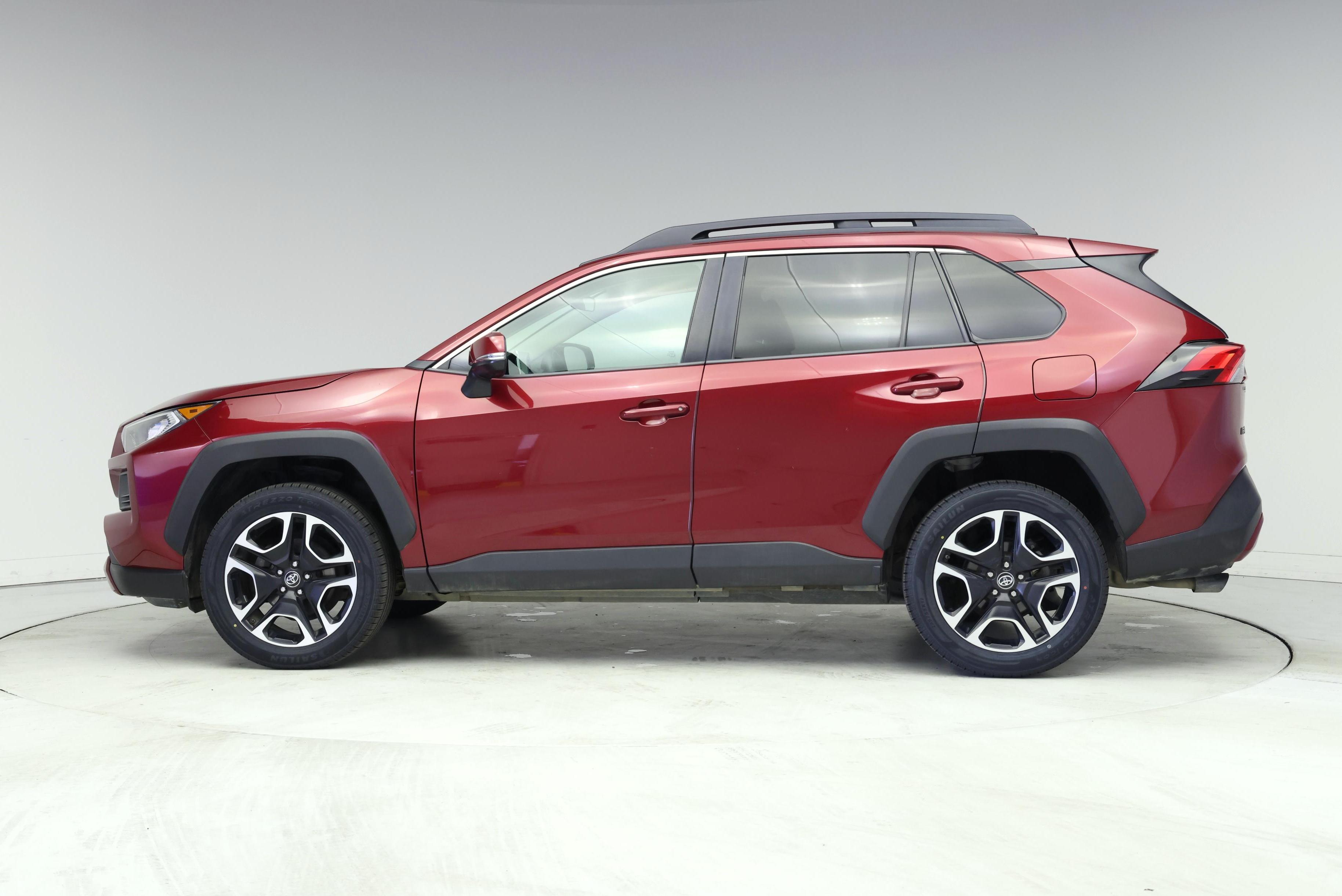 Thumbnail: 2019 Toyota RAV4 - 3