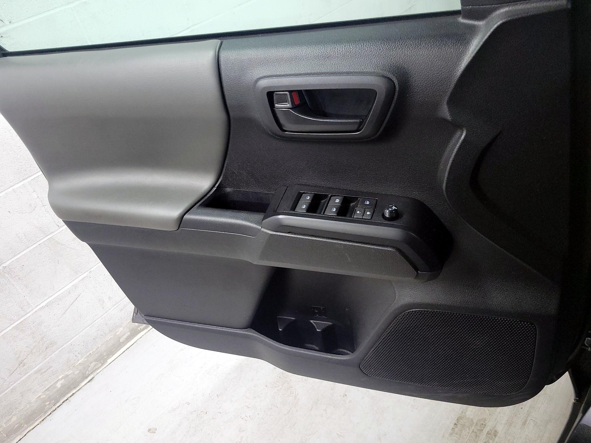 Thumbnail: 2022 Toyota Tacoma - 12