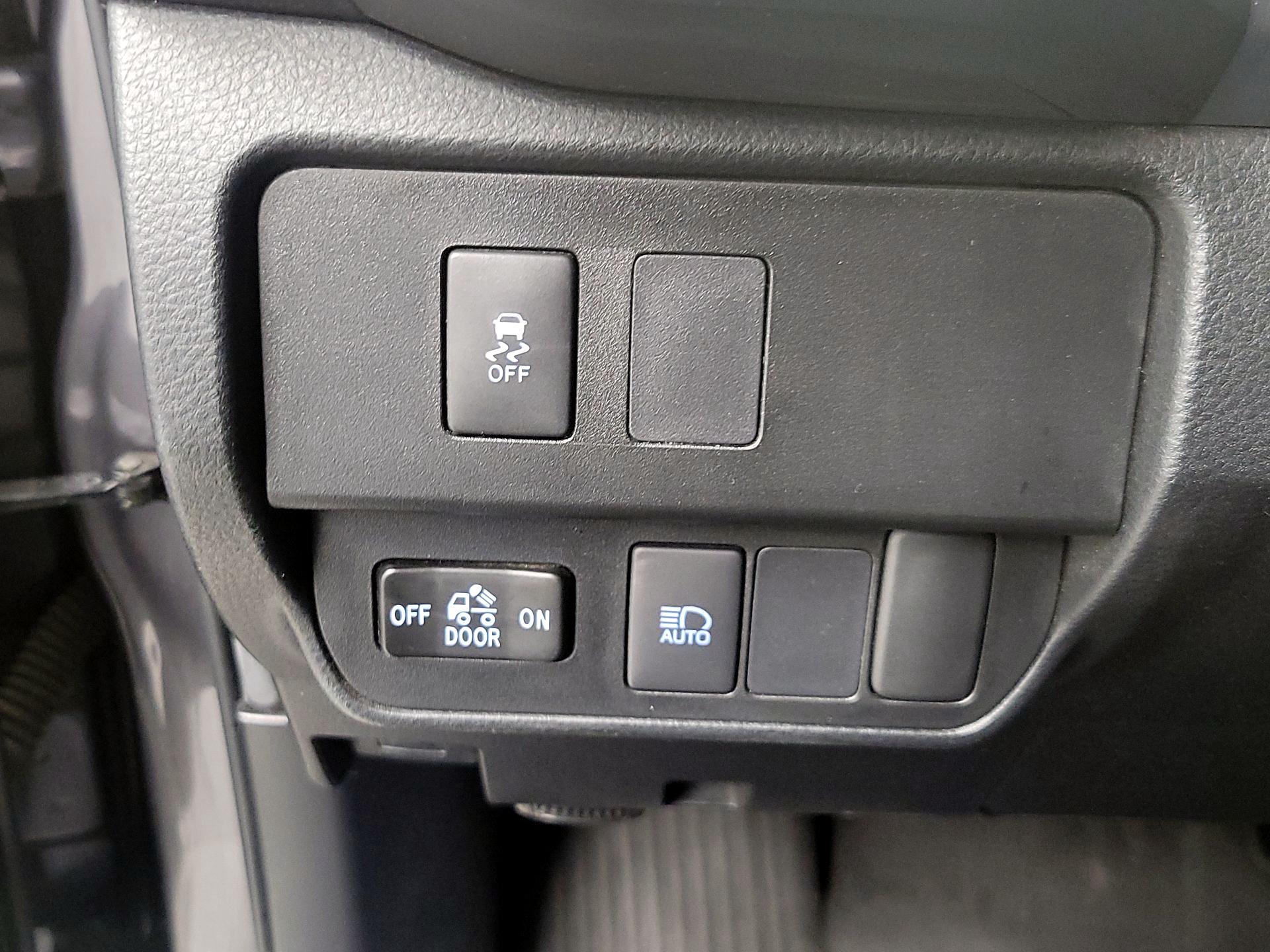 Thumbnail: 2022 Toyota Tacoma - 13