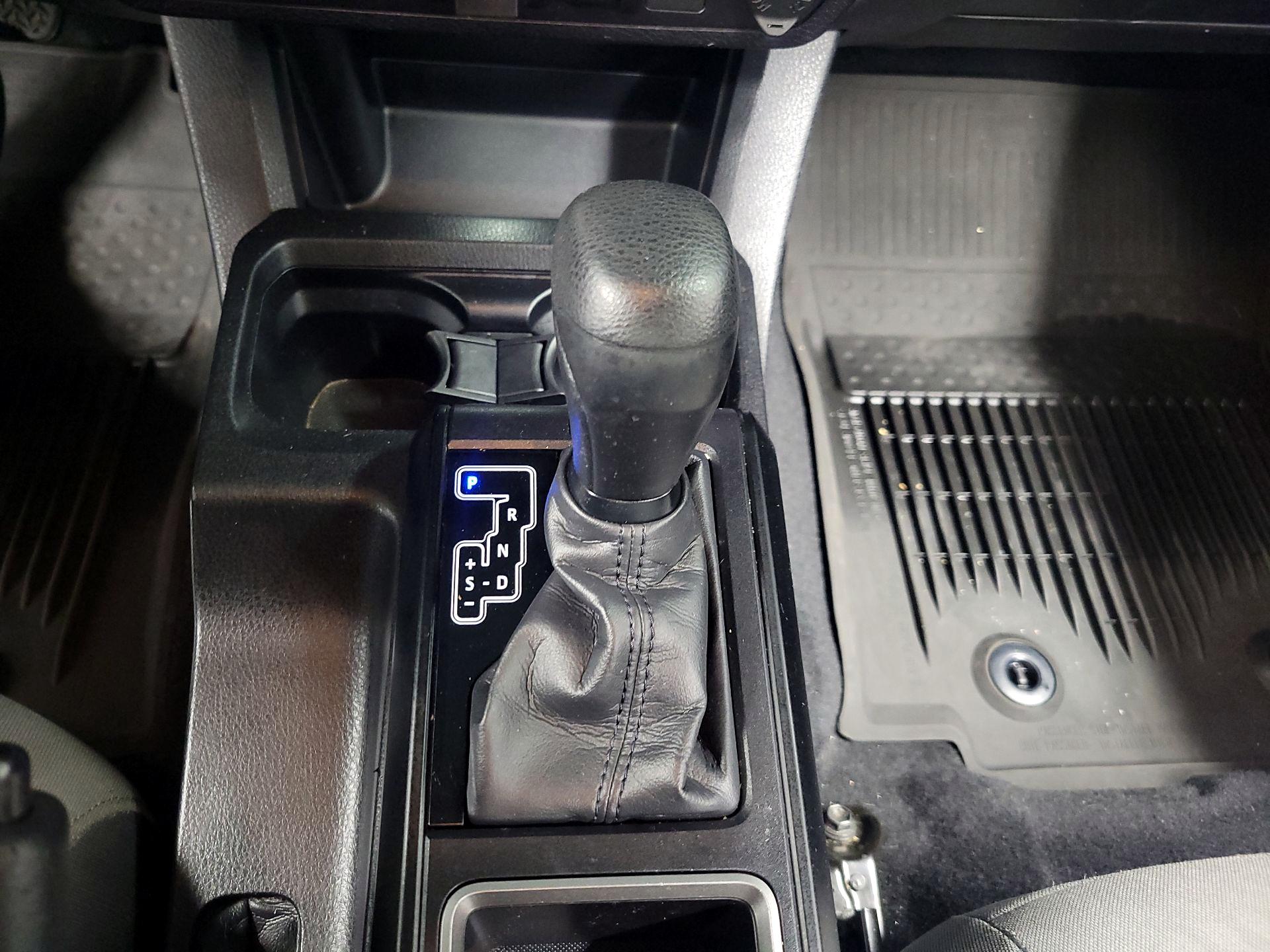 Thumbnail: 2022 Toyota Tacoma - 17