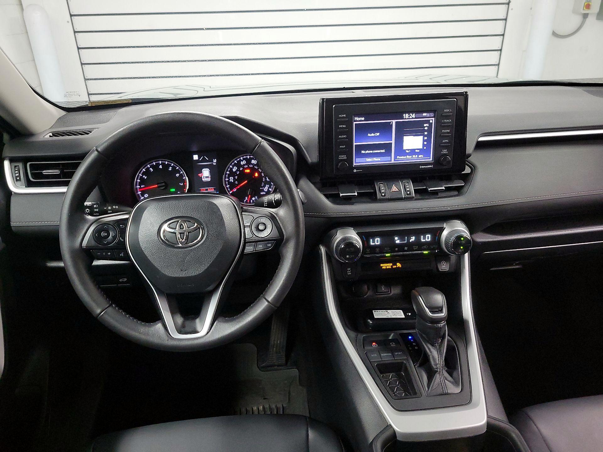 Thumbnail: 2022 Toyota RAV4 - 9