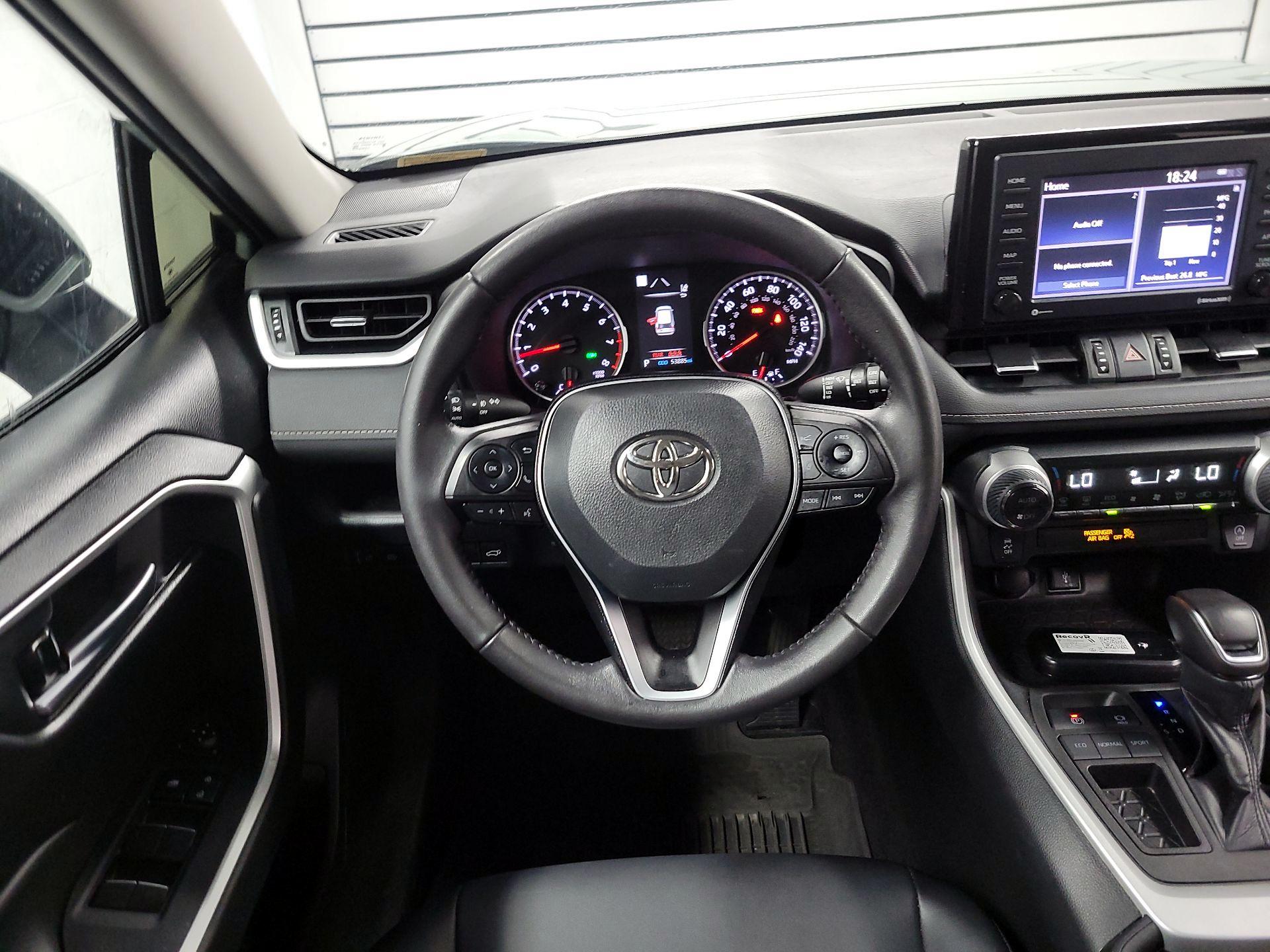 Thumbnail: 2022 Toyota RAV4 - 10
