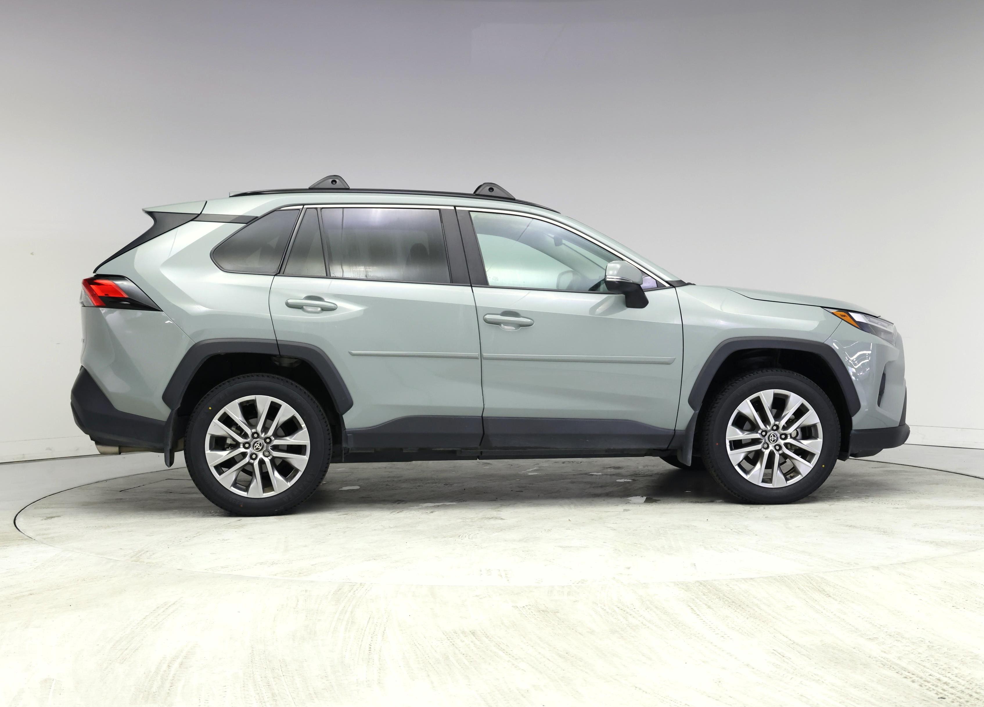 Thumbnail: 2022 Toyota RAV4 - 7
