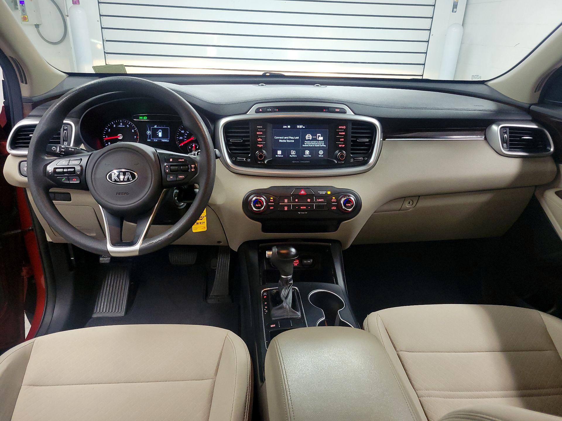 Thumbnail: 2018 Kia Sorento - 9