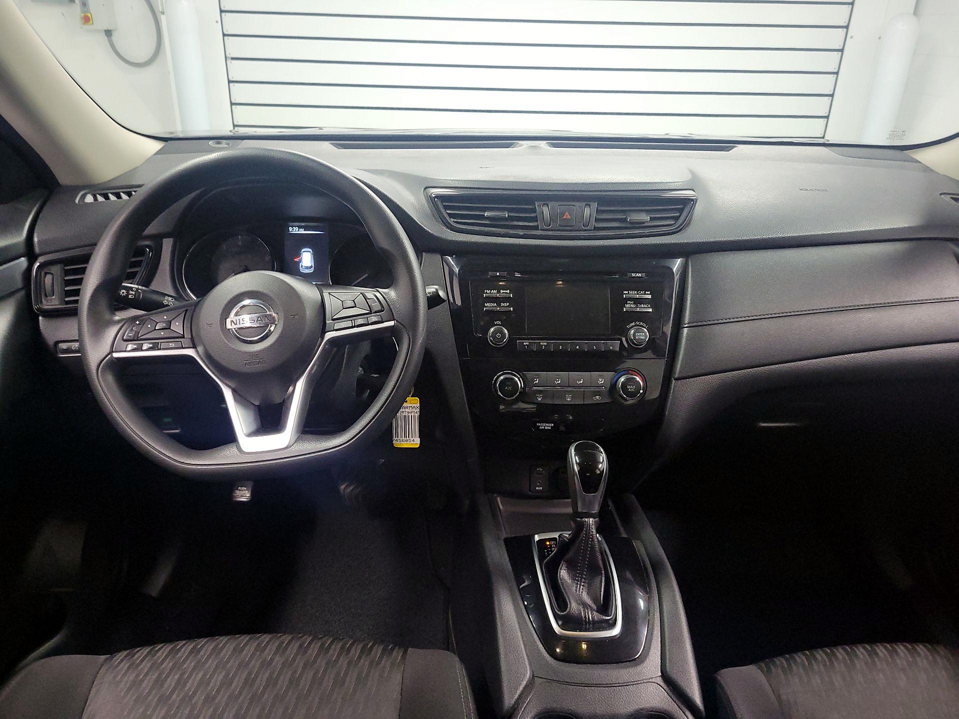 Thumbnail: 2017 Nissan Rogue - 9
