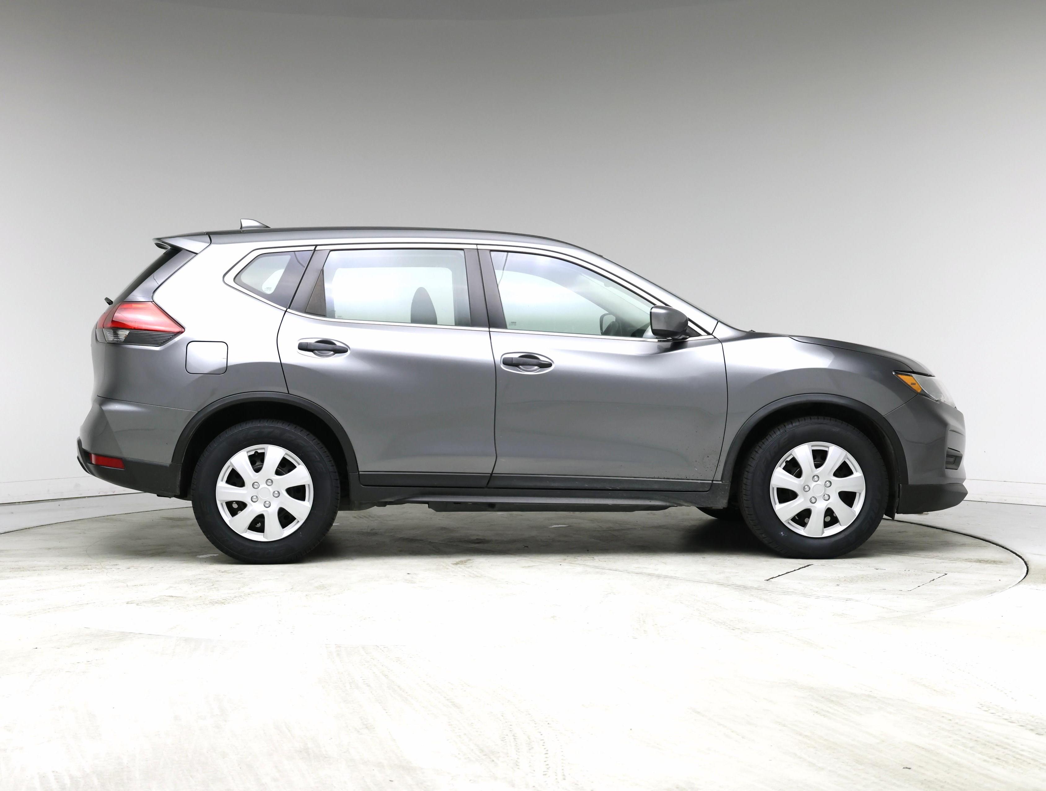 Thumbnail: 2017 Nissan Rogue - 7