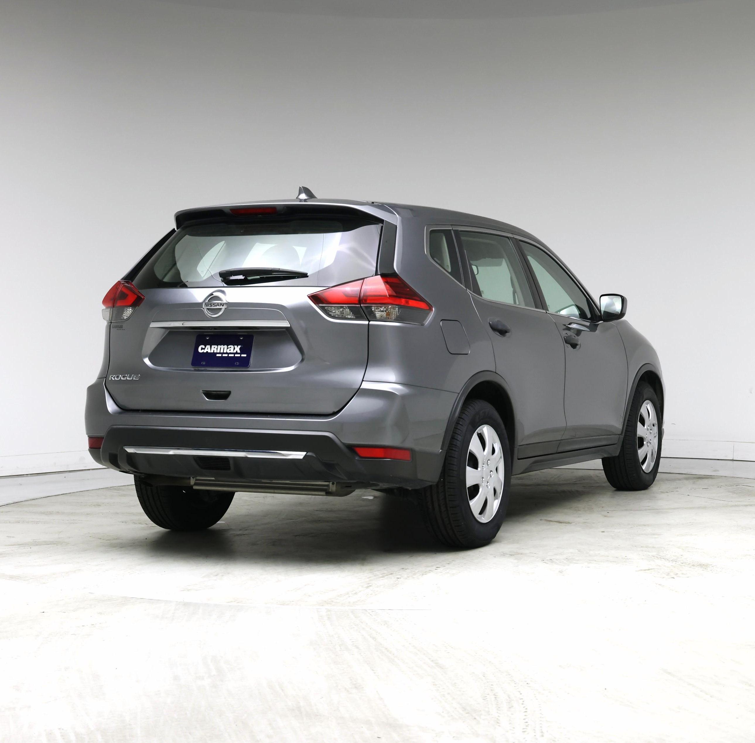 Thumbnail: 2017 Nissan Rogue - 8