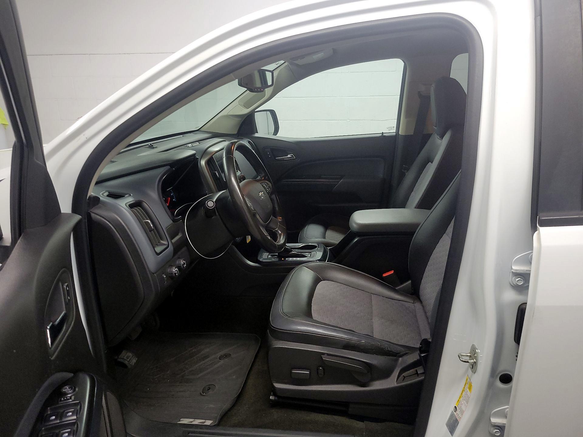 Thumbnail: 2015 Chevrolet Colorado - 11