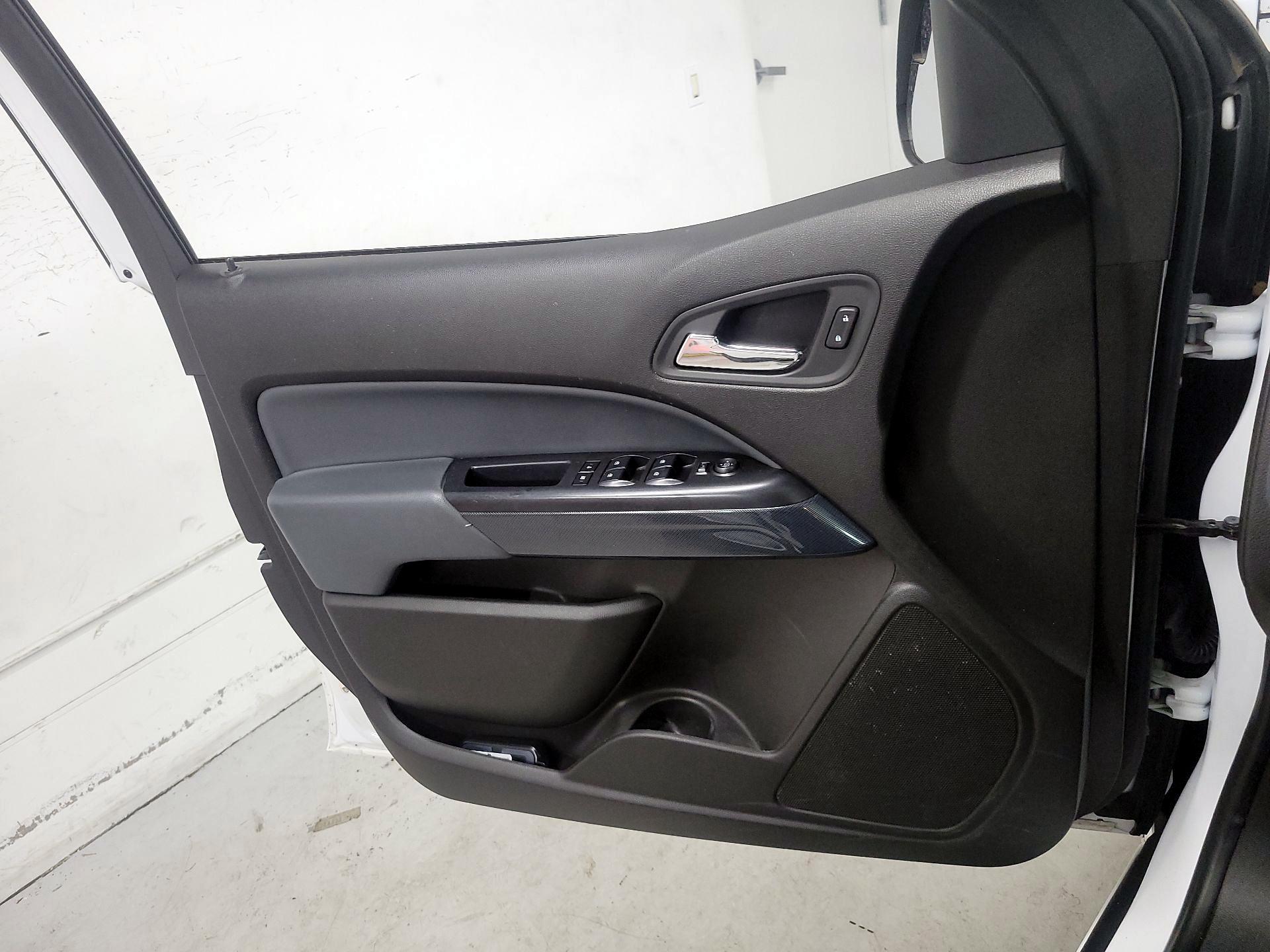 Thumbnail: 2015 Chevrolet Colorado - 12