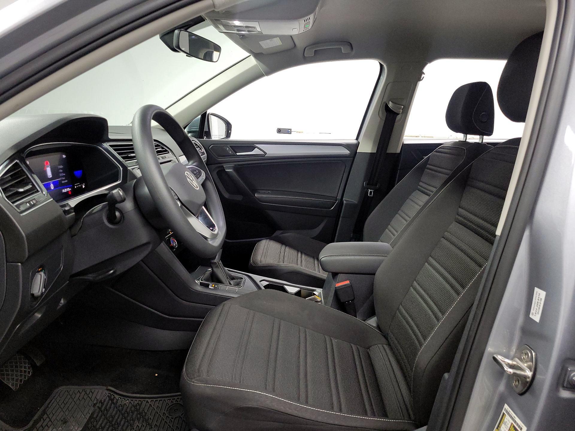 Thumbnail: 2023 Volkswagen Tiguan - 11