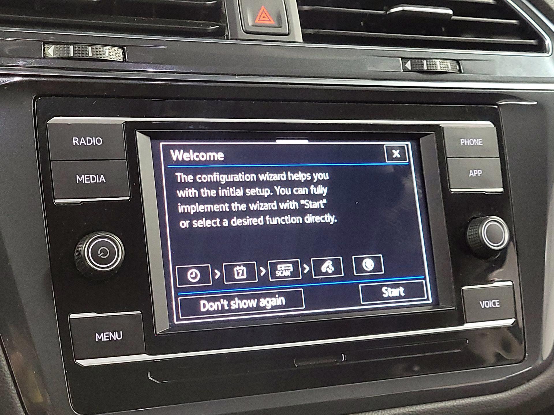 Thumbnail: 2023 Volkswagen Tiguan - 14