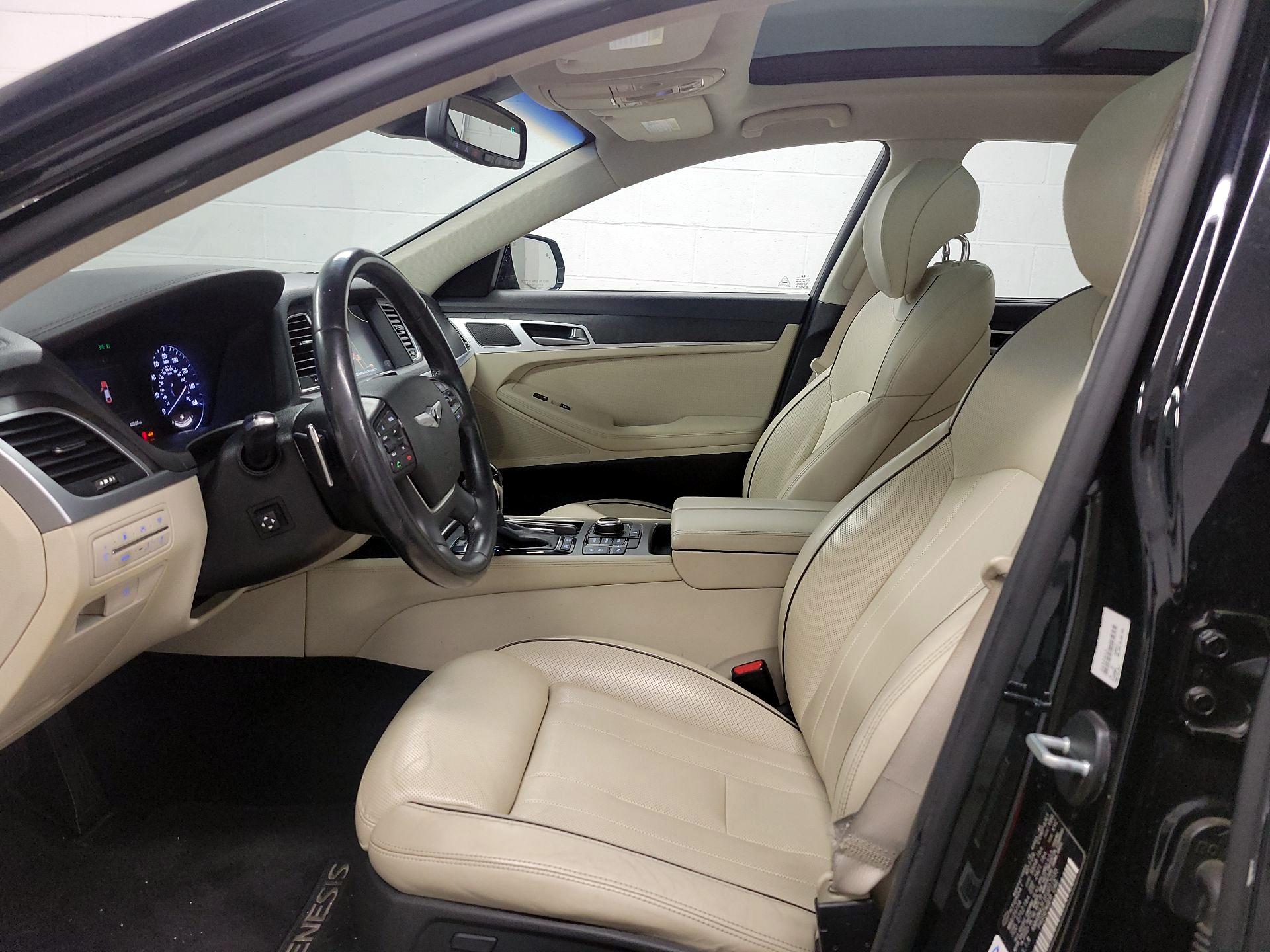 Thumbnail: 2015 Hyundai Genesis - 11