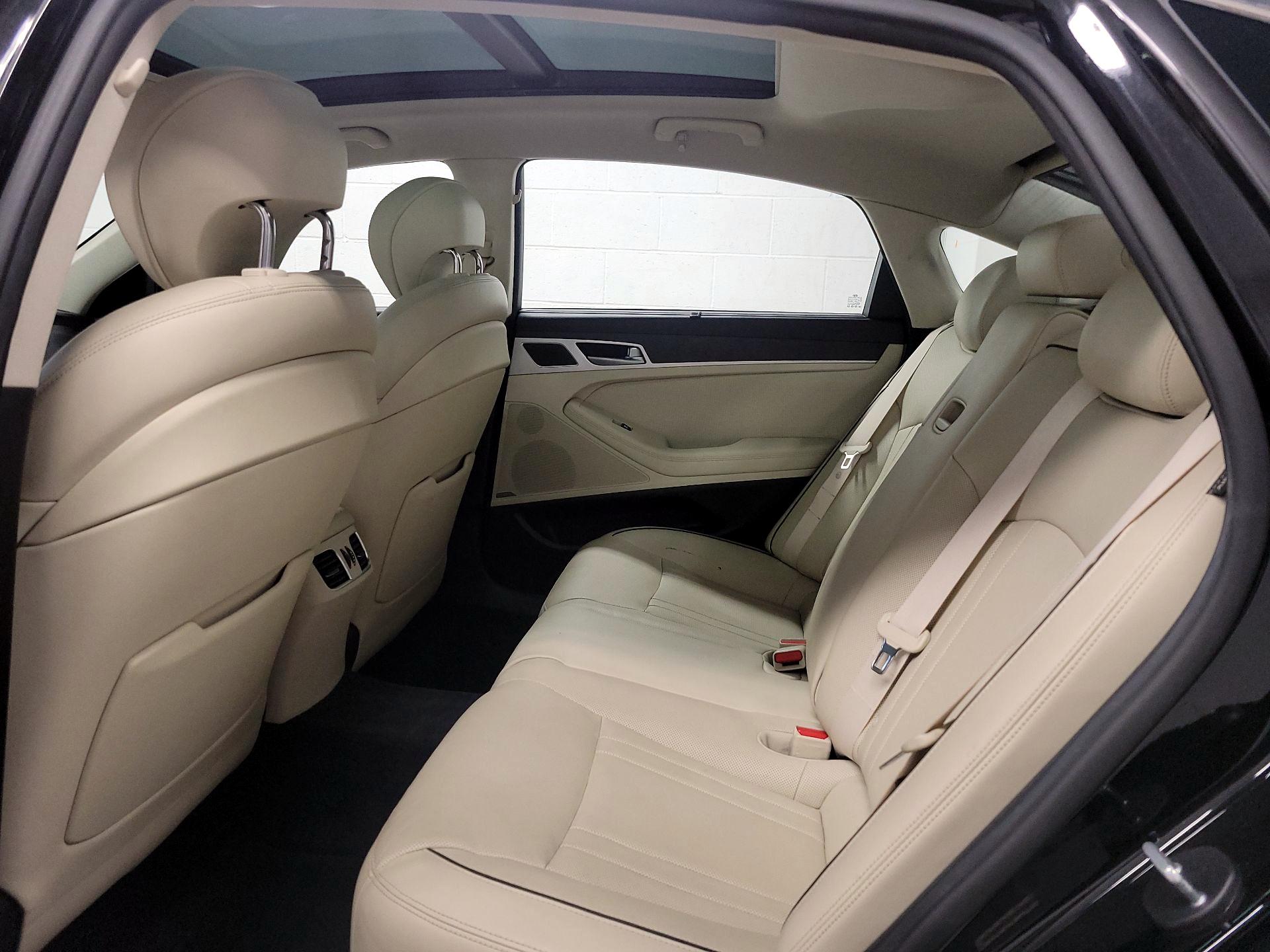 Thumbnail: 2015 Hyundai Genesis - 17