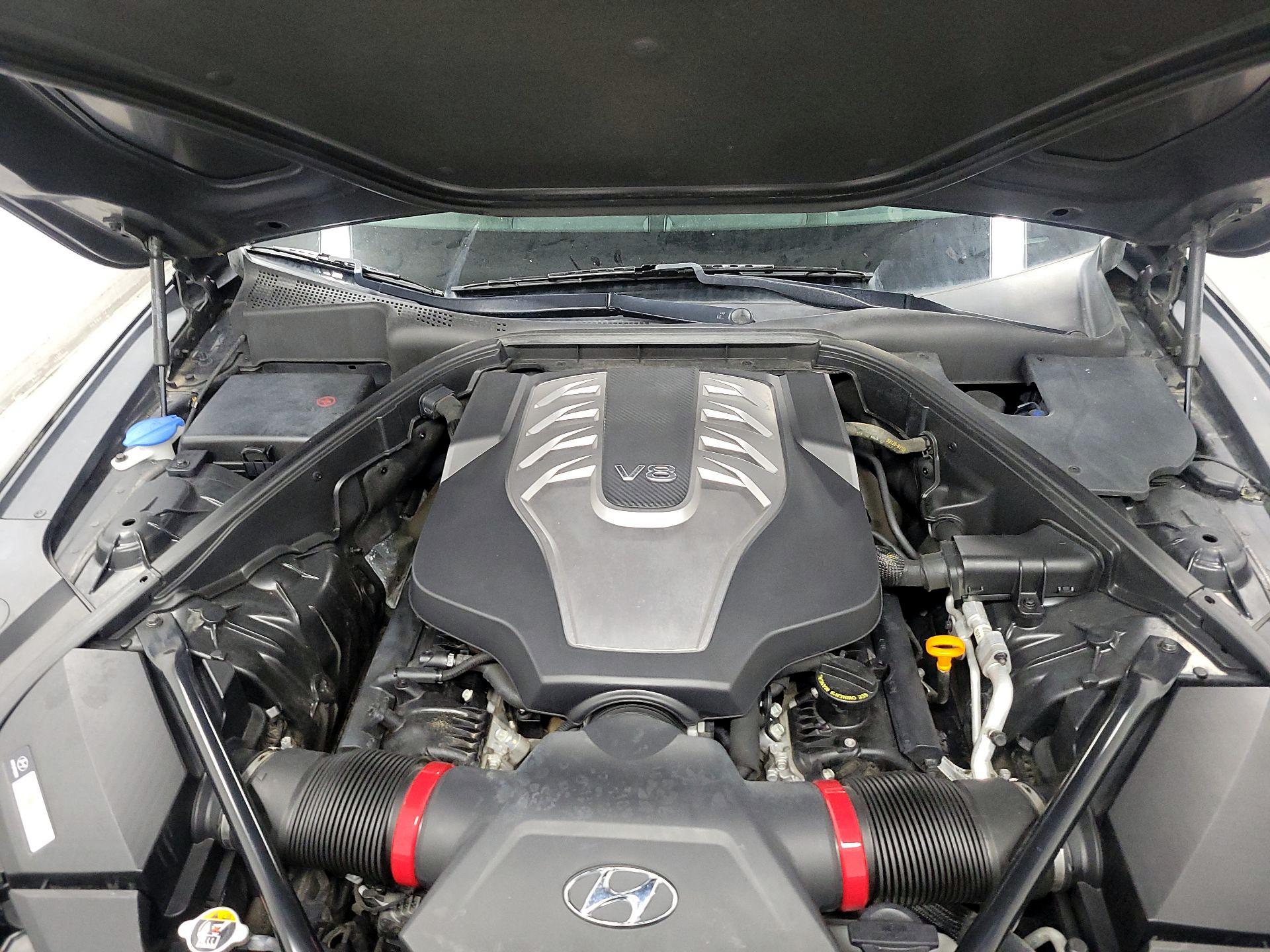 Thumbnail: 2015 Hyundai Genesis - 19