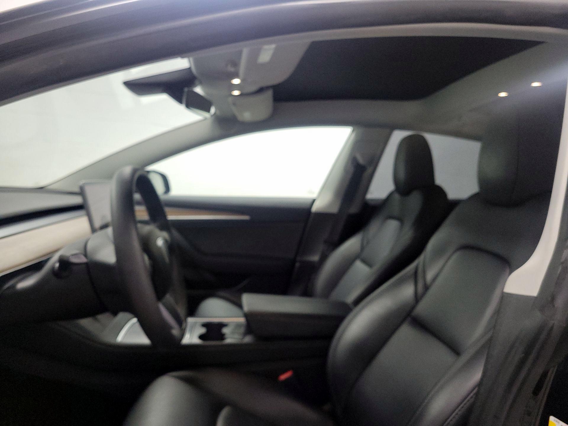 Thumbnail: 2023 Tesla Model 3 - 17