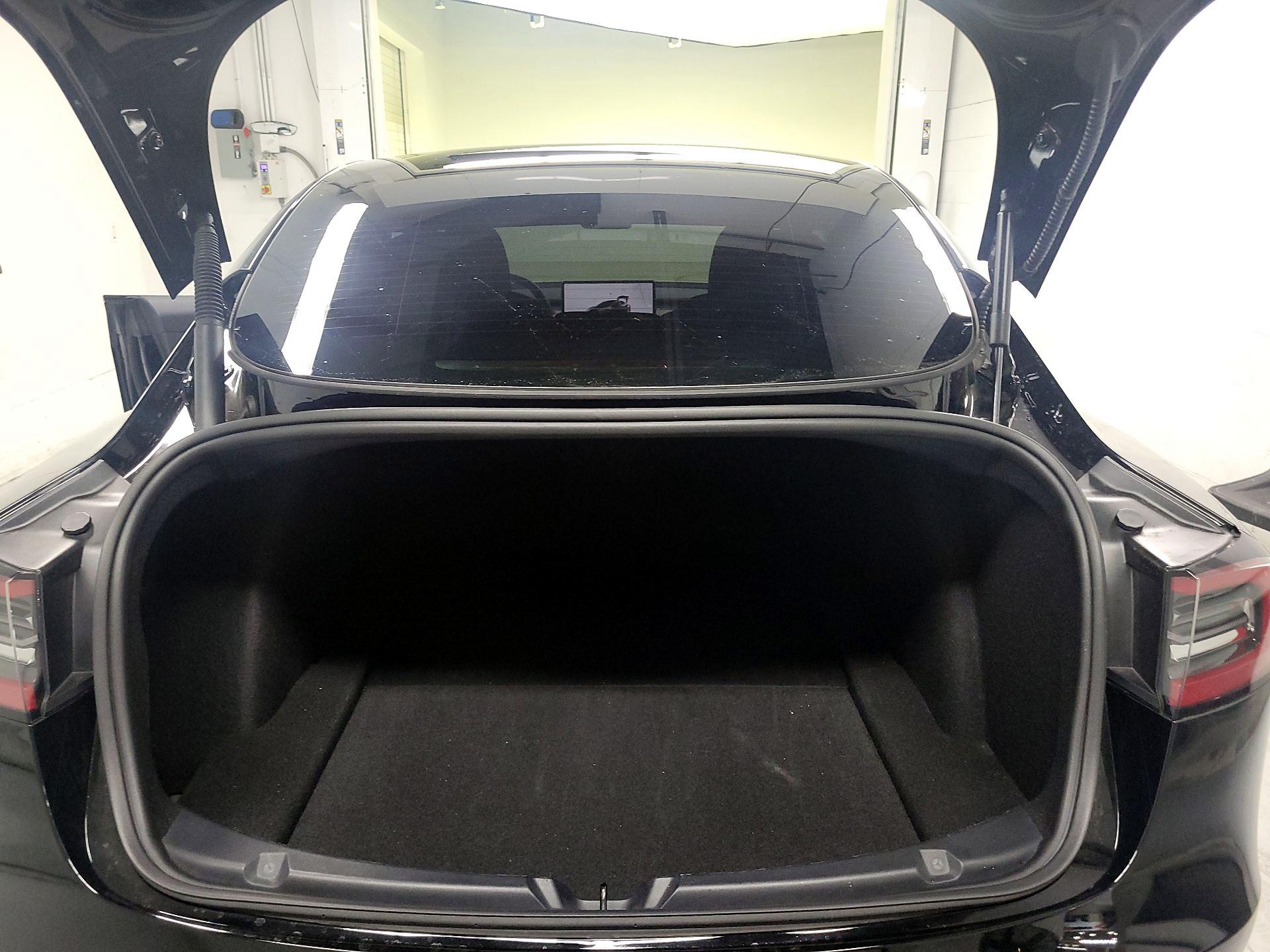 Thumbnail: 2023 Tesla Model 3 - 19