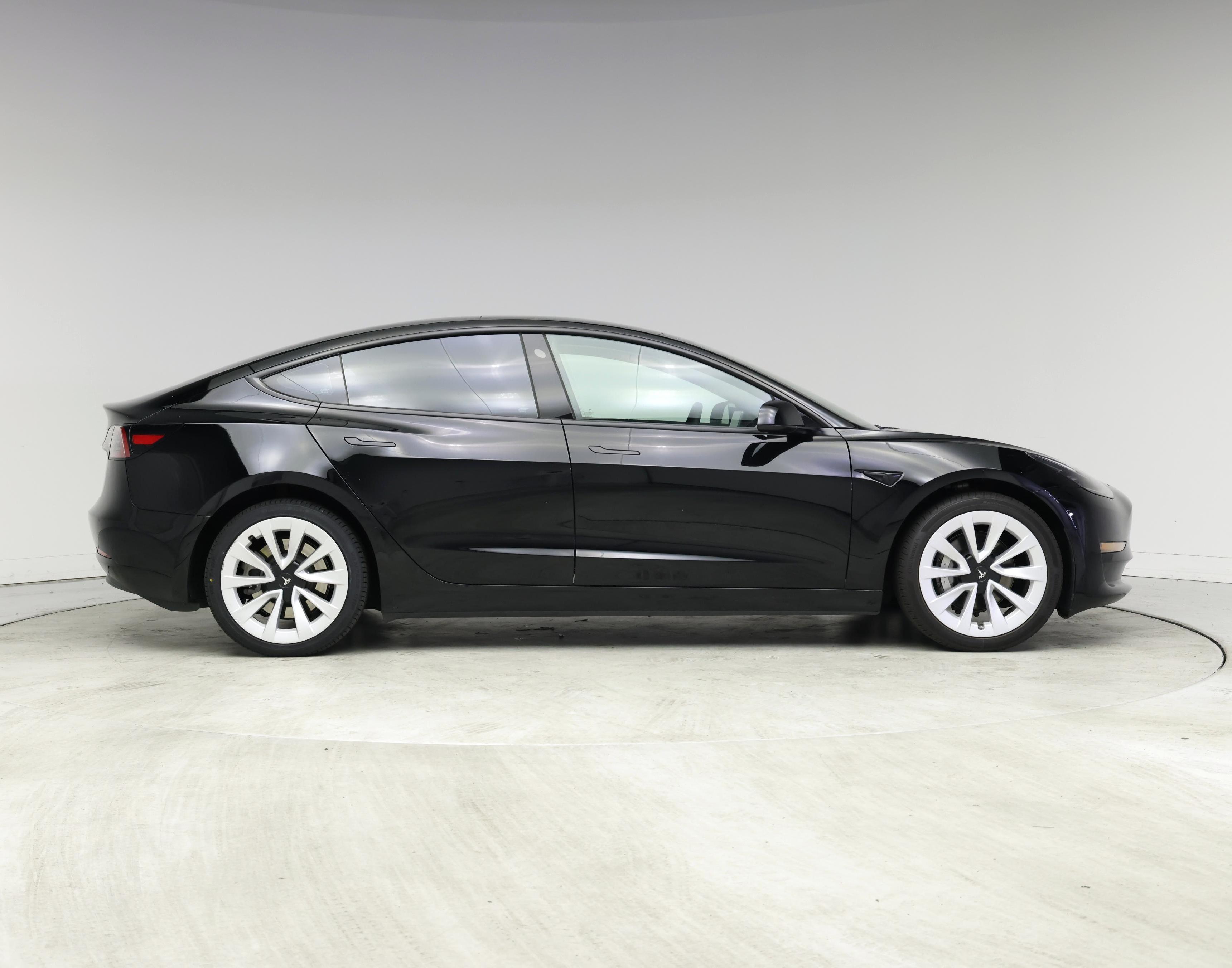 Thumbnail: 2023 Tesla Model 3 - 7