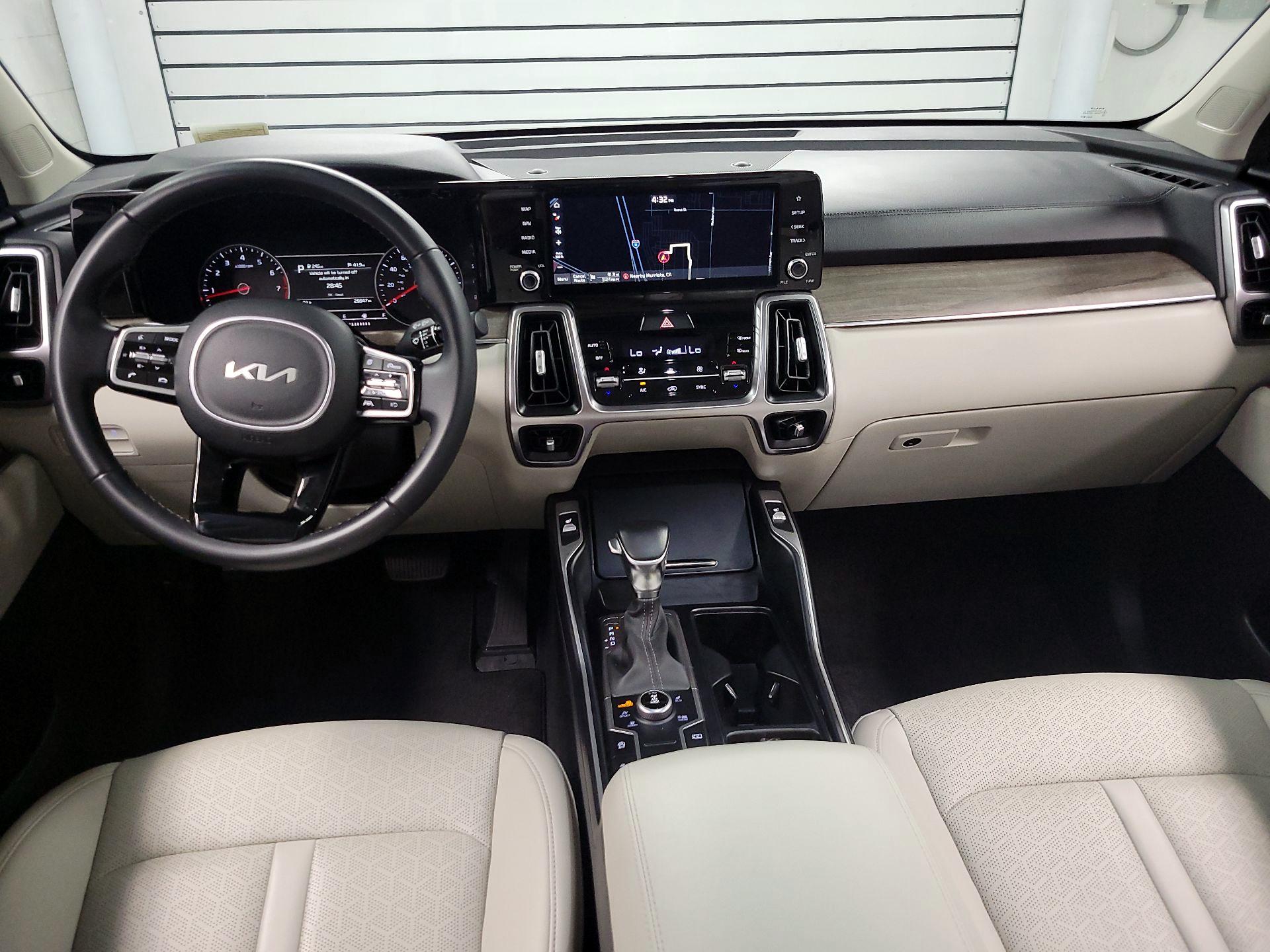 Thumbnail: 2023 Kia Sorento - 9