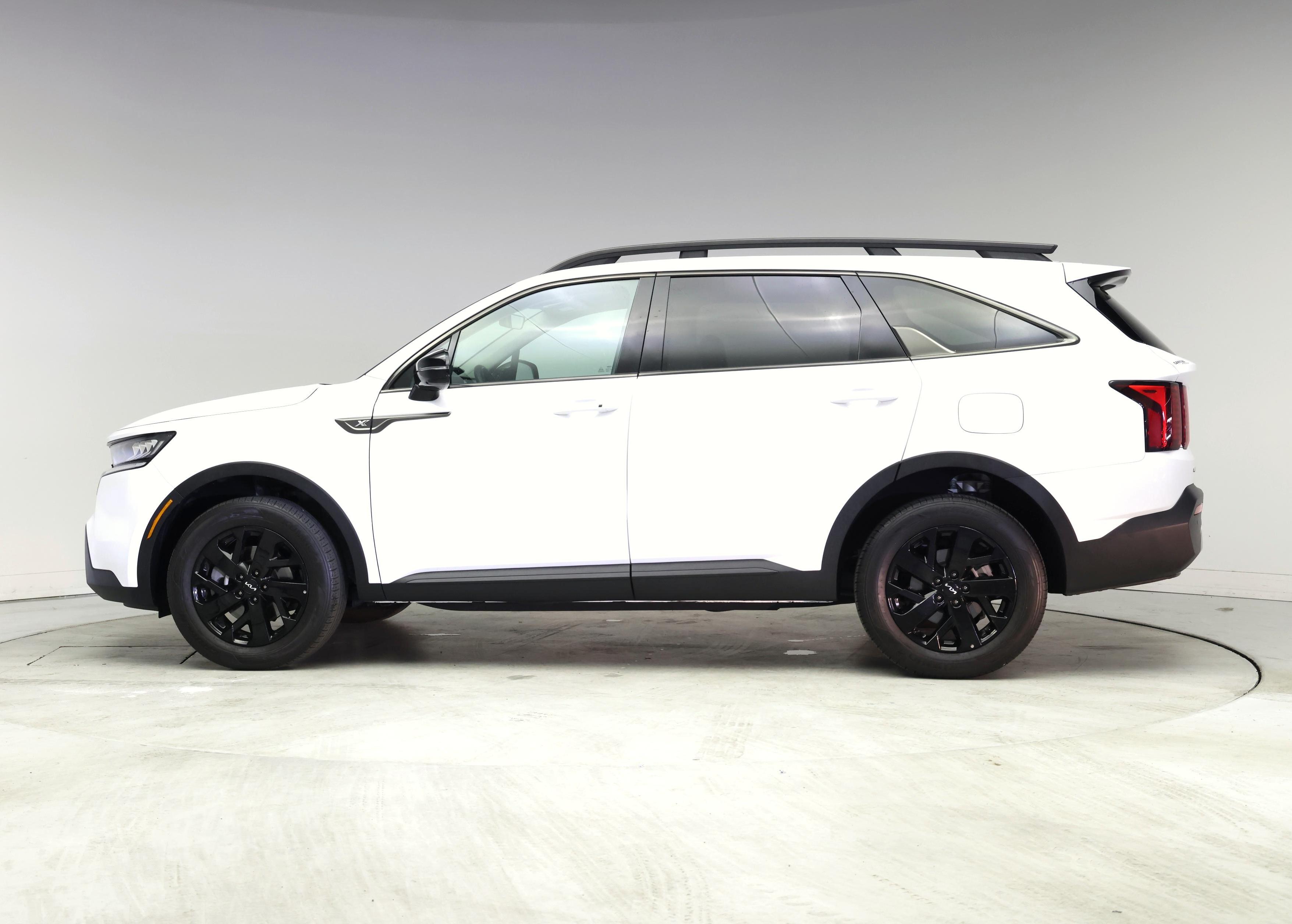 Thumbnail: 2023 Kia Sorento - 3