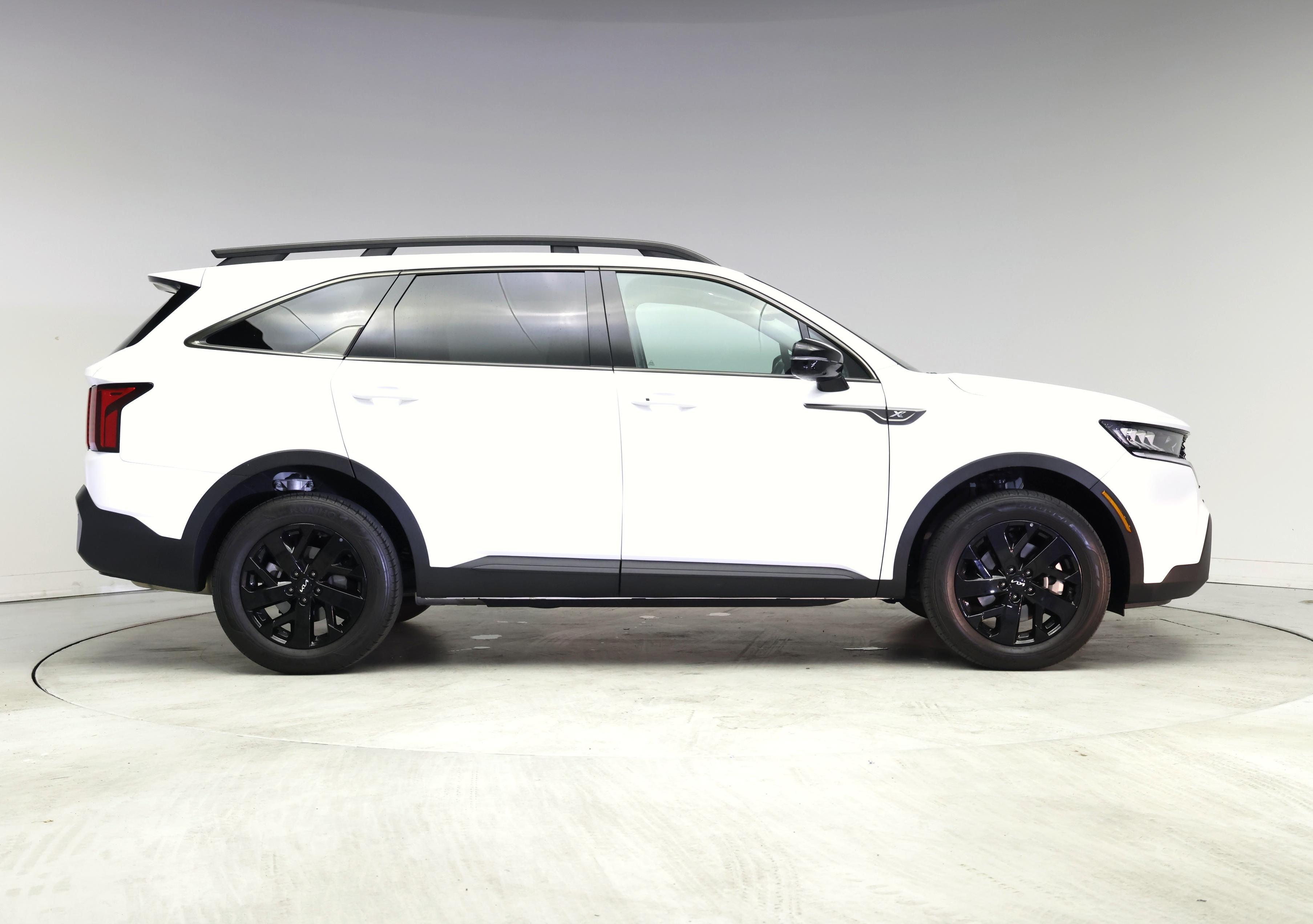 Thumbnail: 2023 Kia Sorento - 7